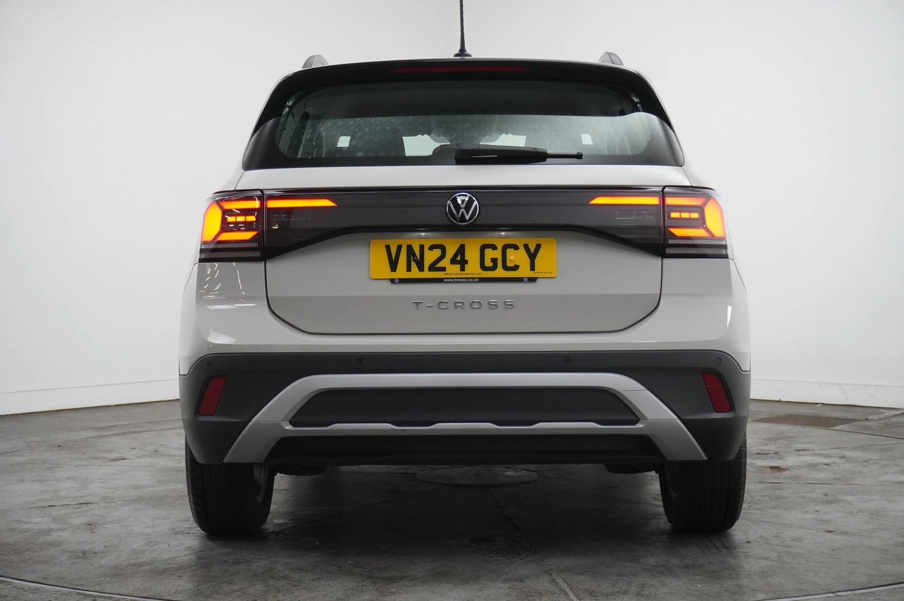 Volkswagen-T-Cross-image-16