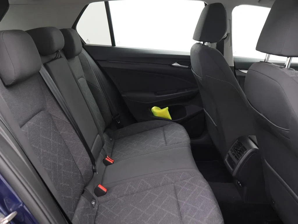 Volkswagen-Golf-image-10