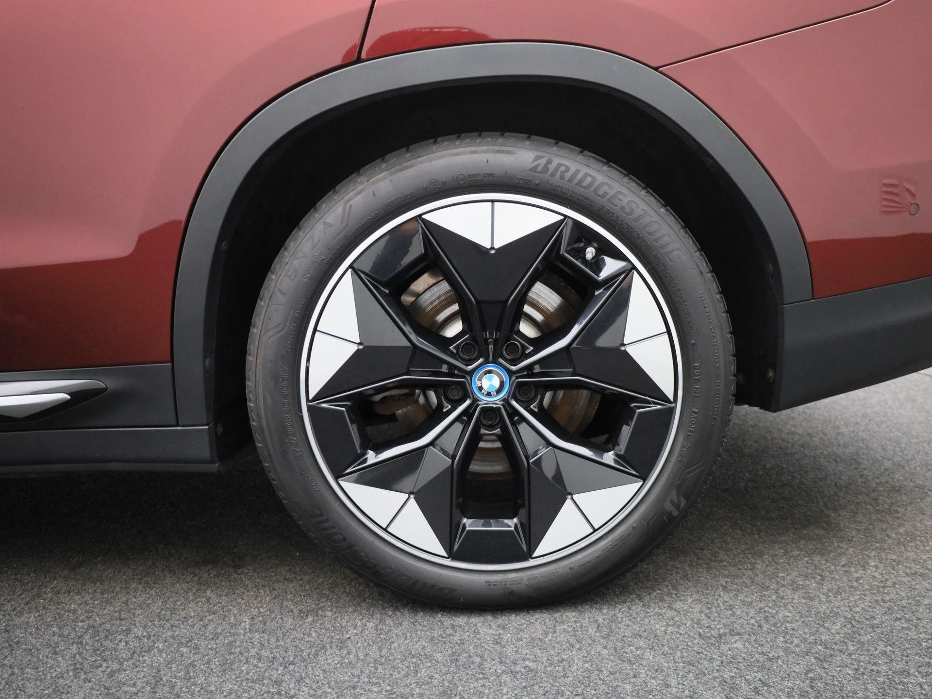 BMW-iX3-image-12
