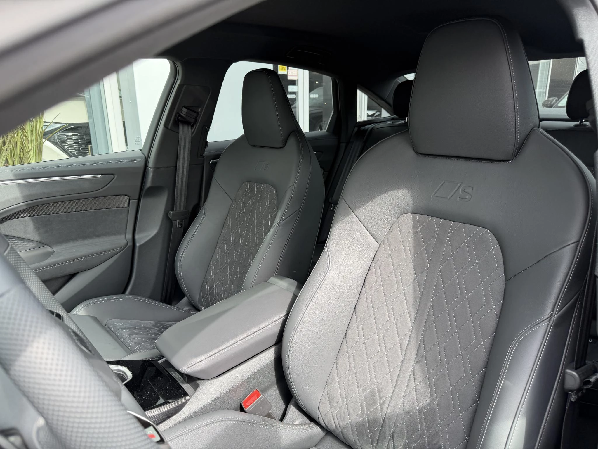 Audi-A6-image-2