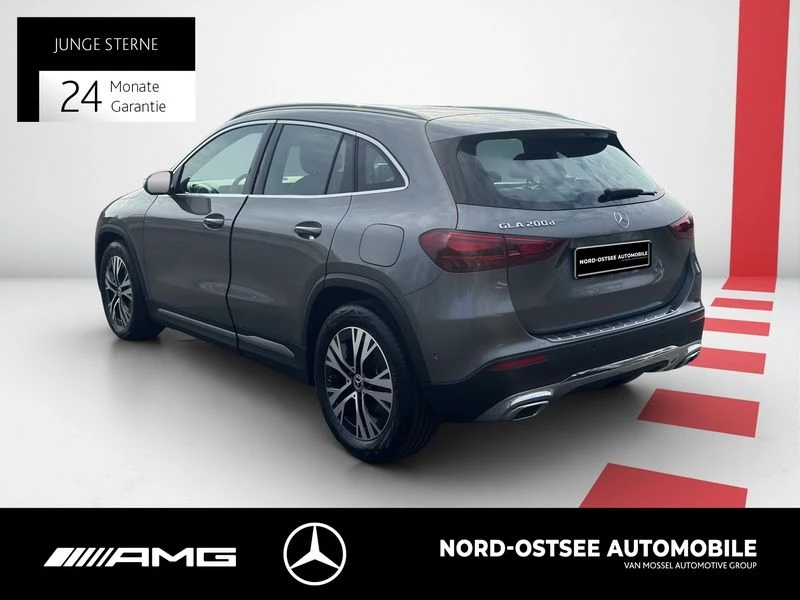 Mercedes-Benz-GLA-image-2