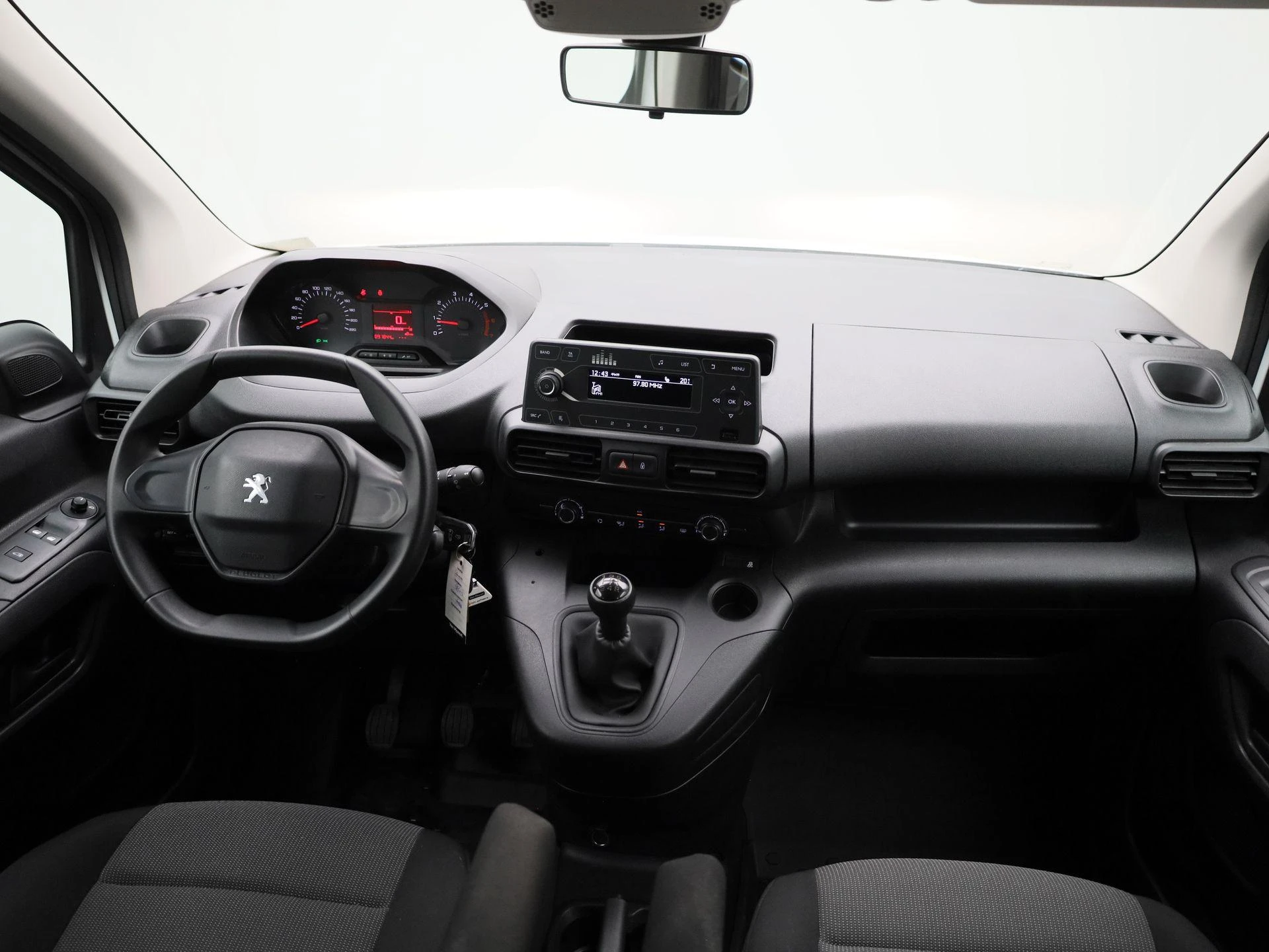 Peugeot-Partner-image-31
