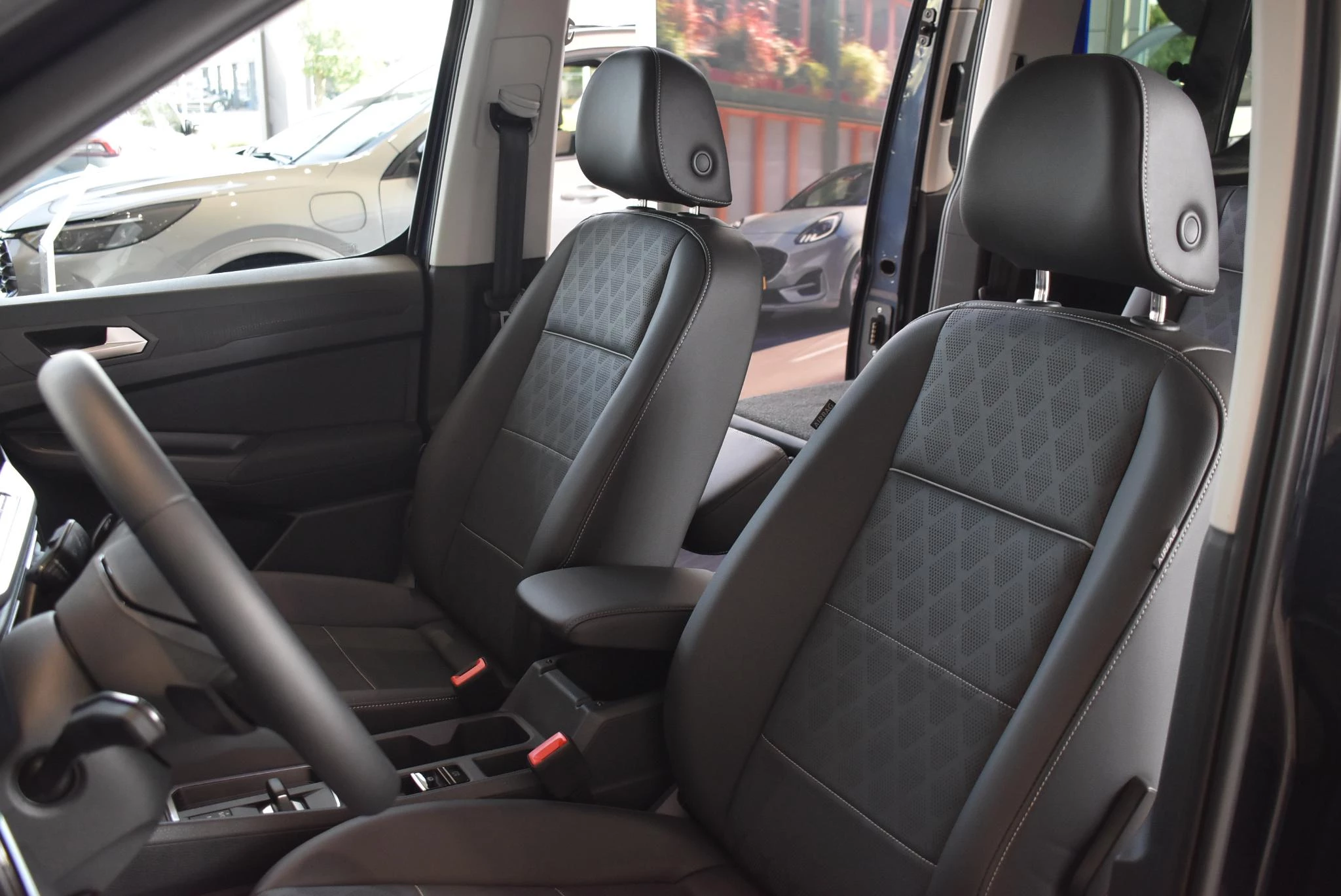 Ford Tourneo Connect 1.5 EcoBoost PHEV L2 Limited/Titanium