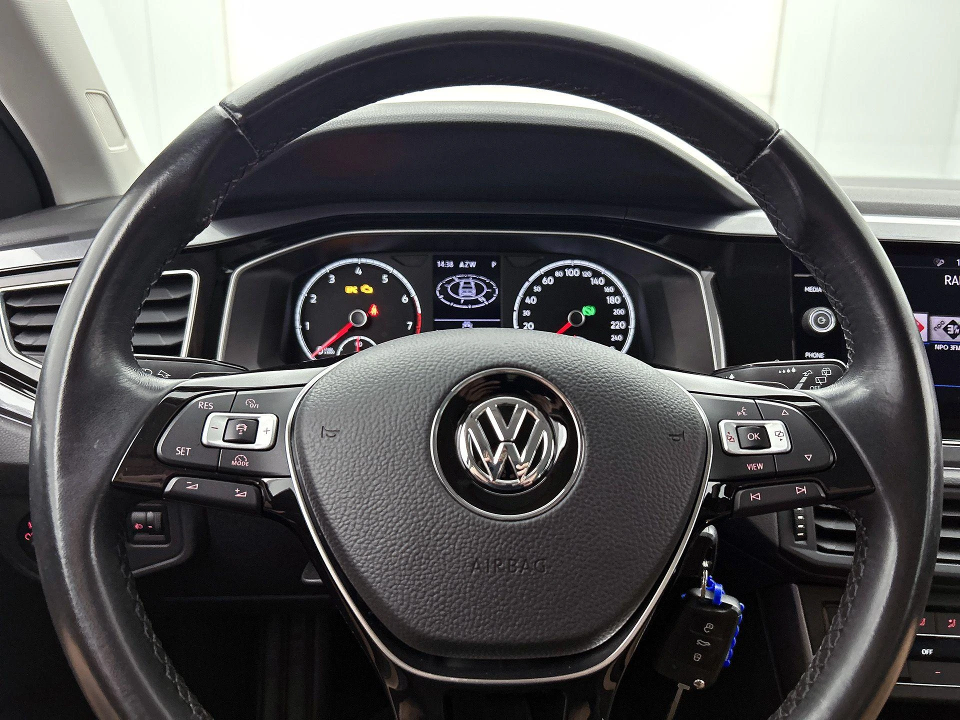 Volkswagen-Polo-image-34