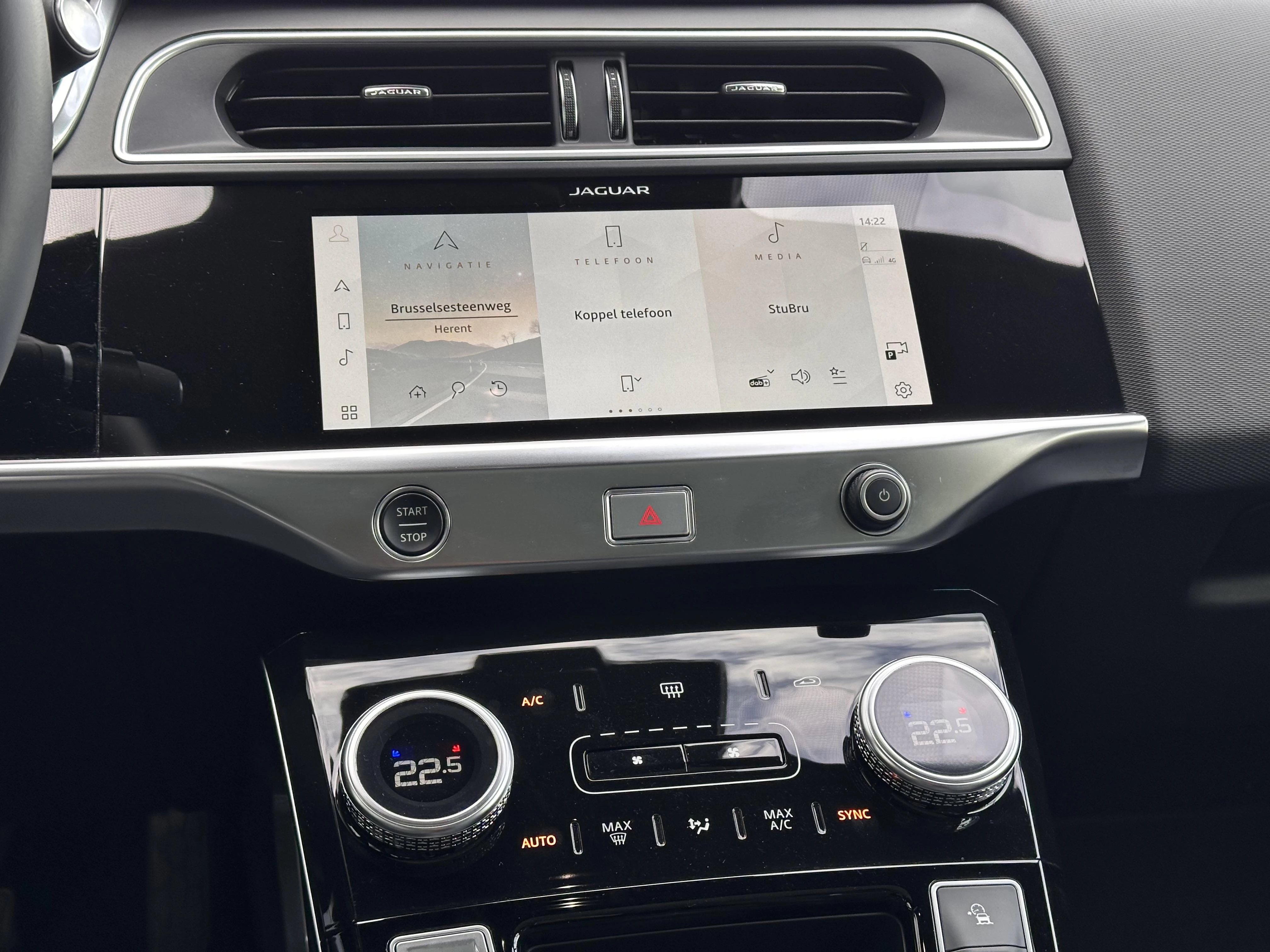 Jaguar-I-PACE-image-31