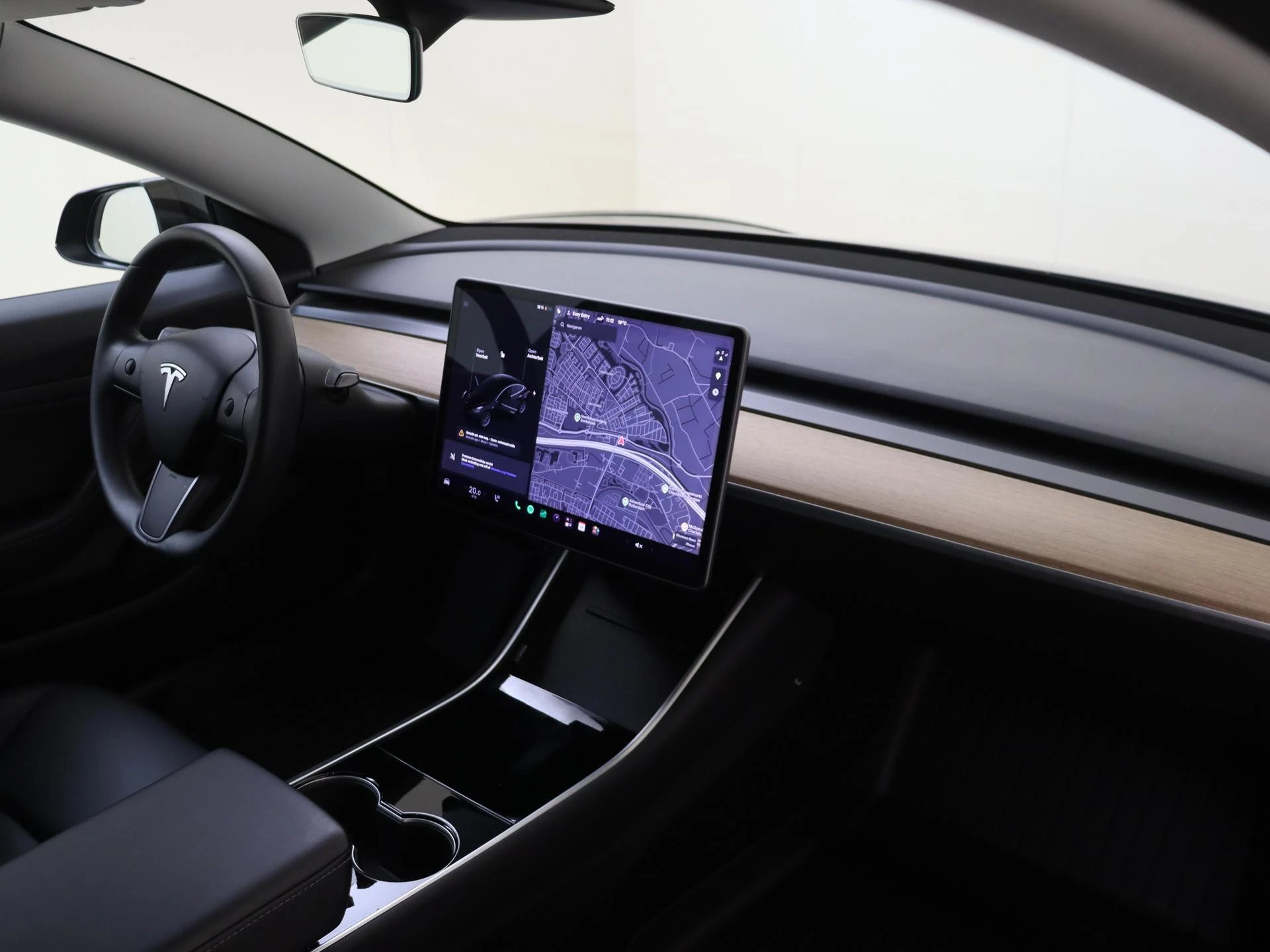 Tesla-Model 3-image-4