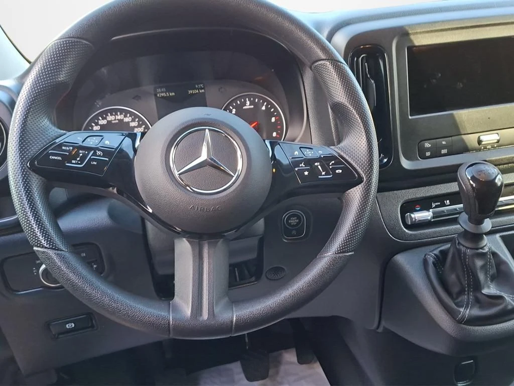 Mercedes-Benz-Vito 116-image-13