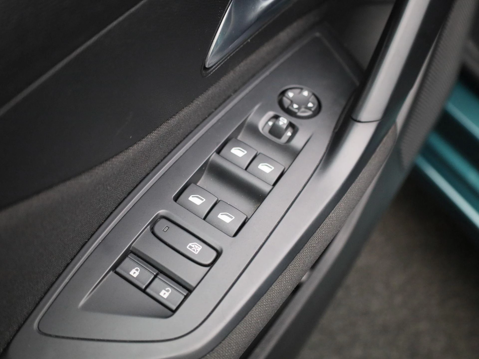 Peugeot-308-image-26