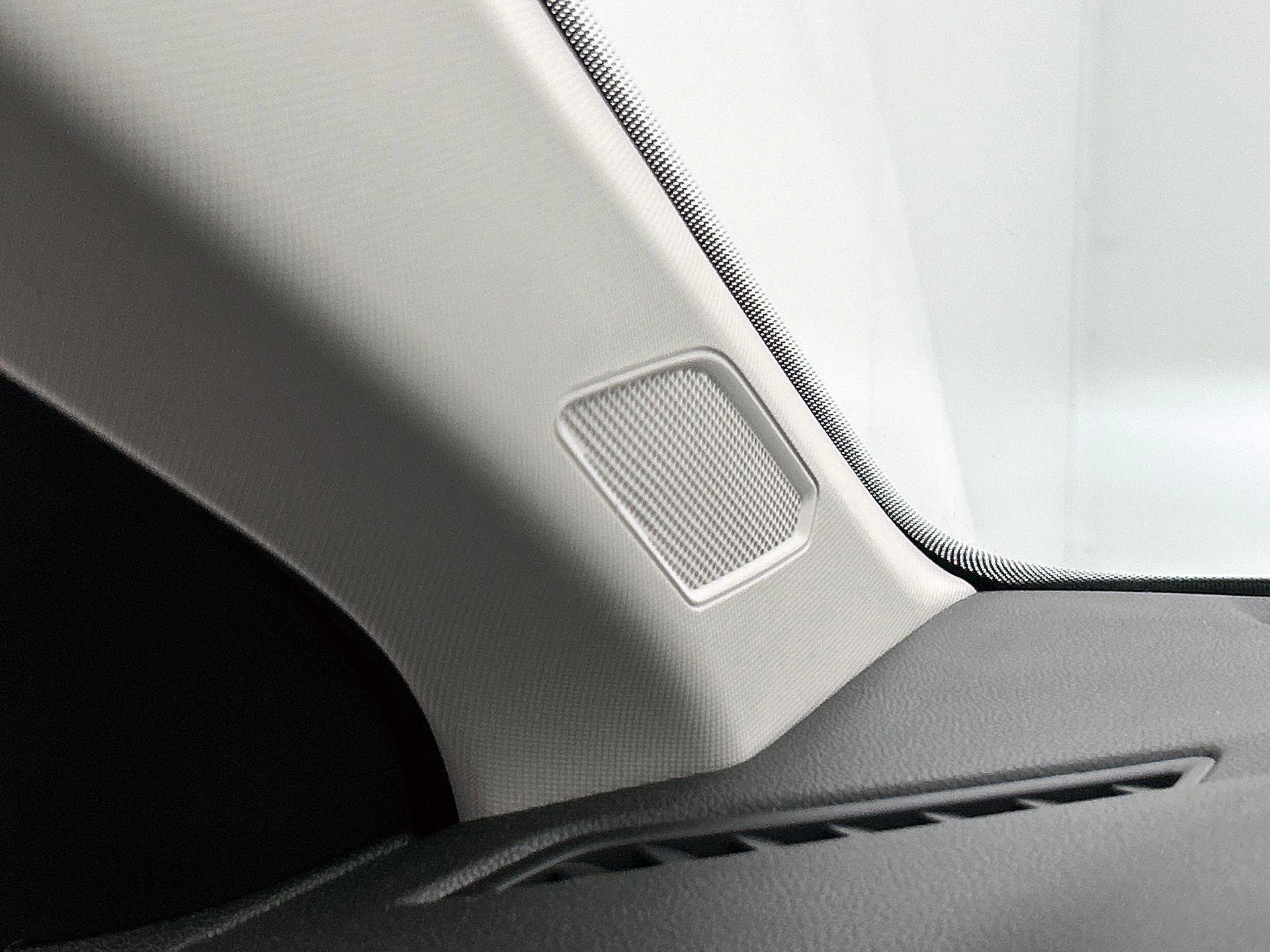 Volkswagen-Polo-image-12
