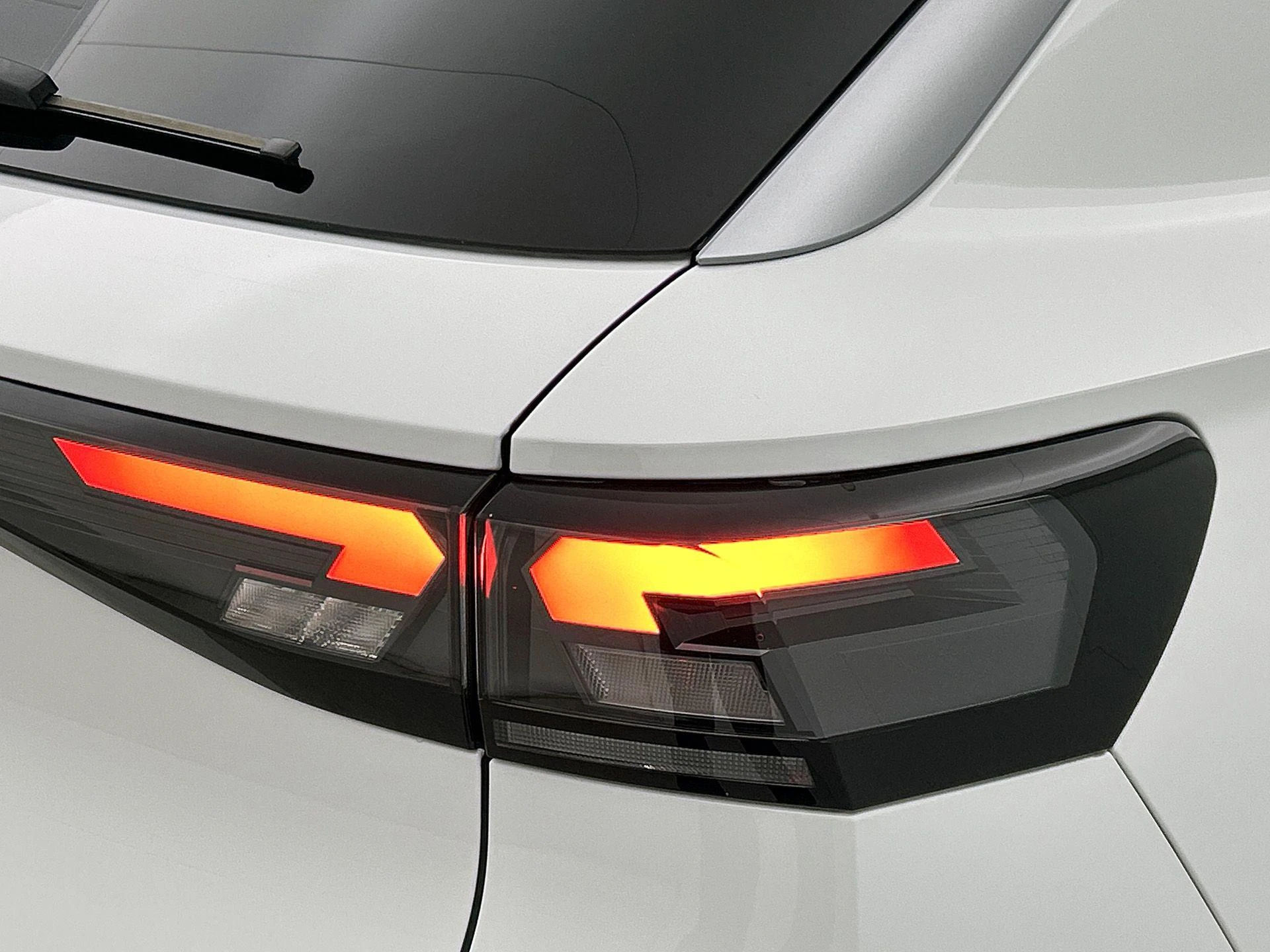 Volkswagen-T-Roc-image-12