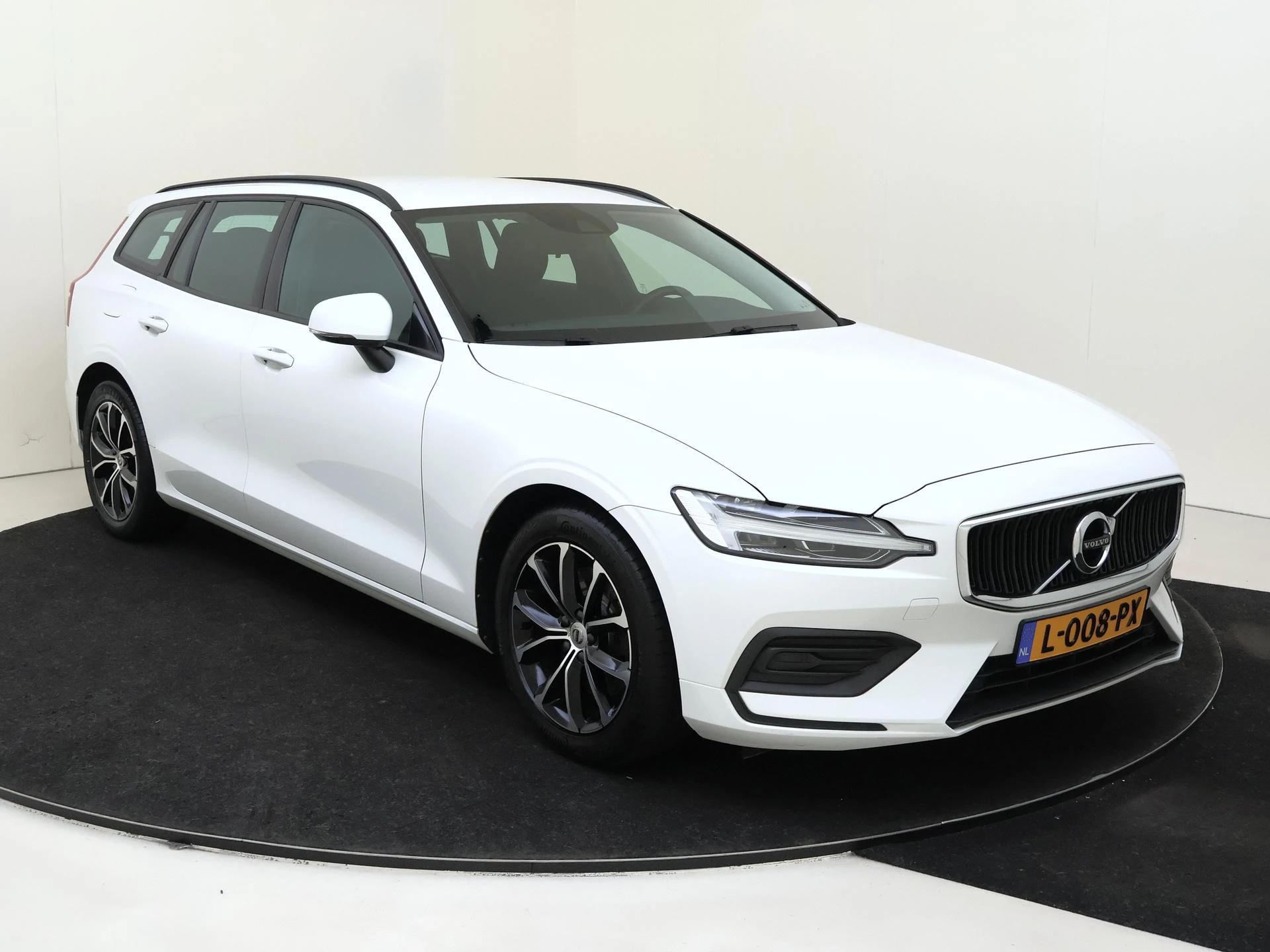 Volvo-V60-image-1
