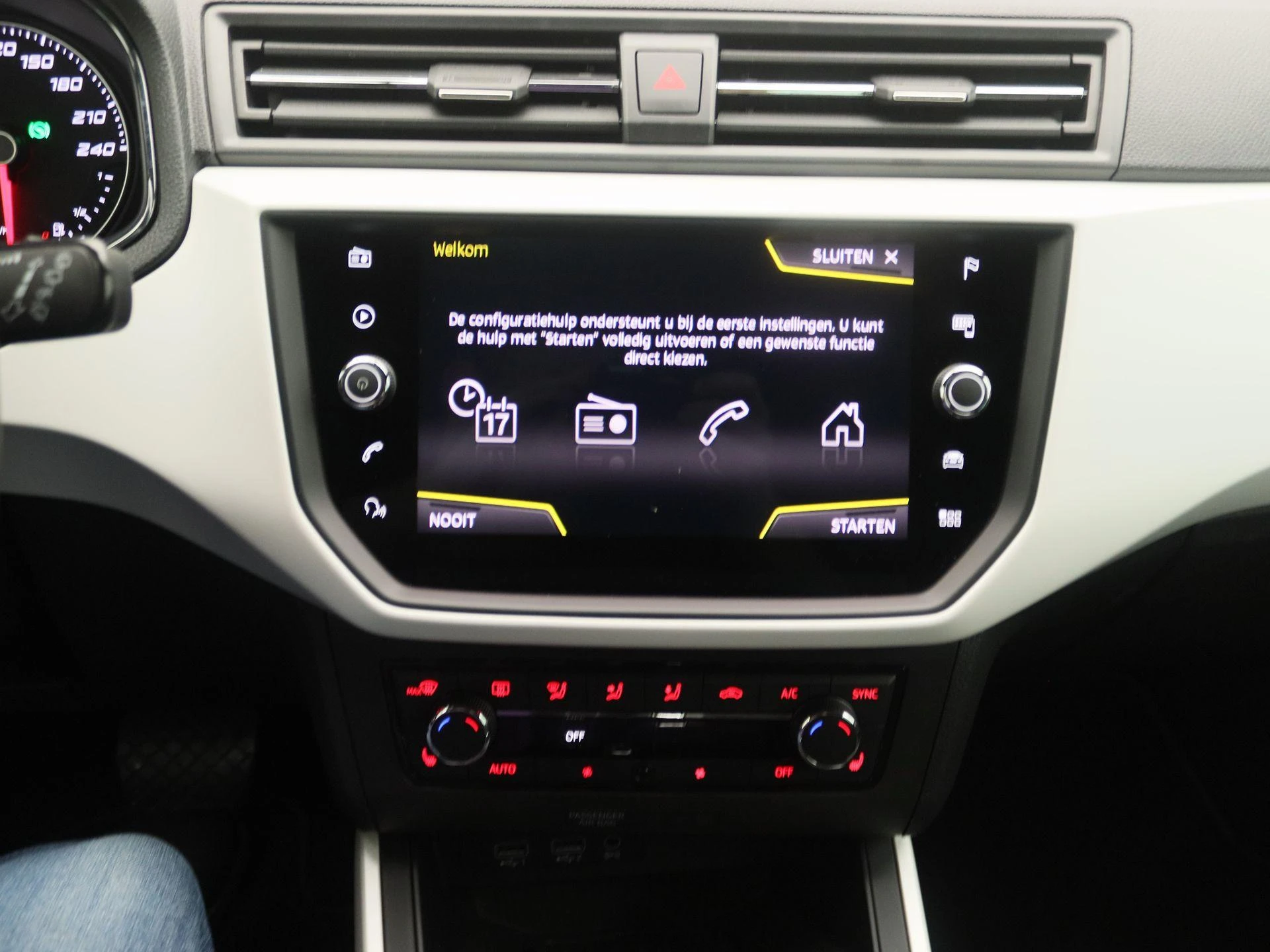 SEAT-Arona-image-7