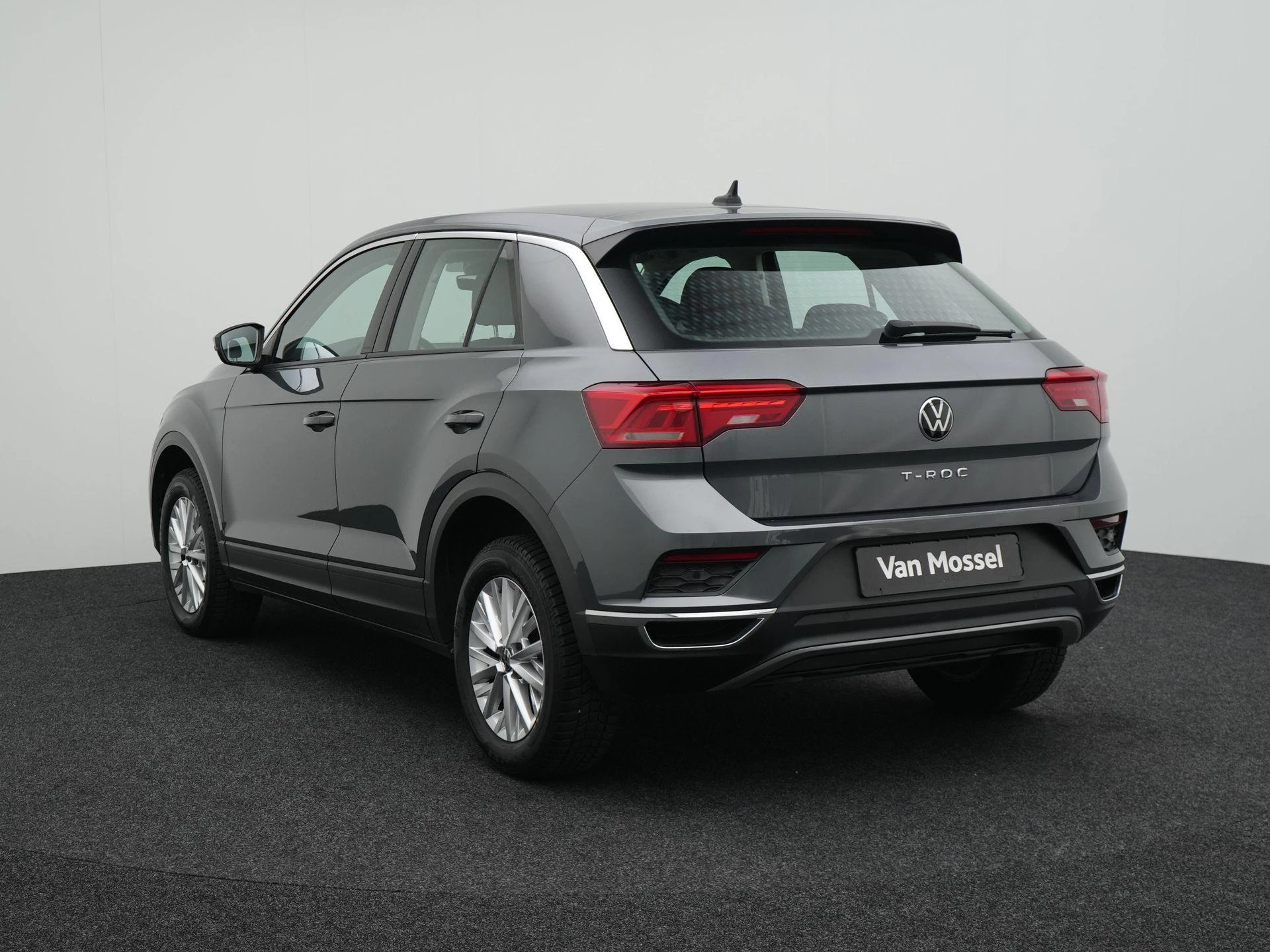 Volkswagen-T-Roc-image-1
