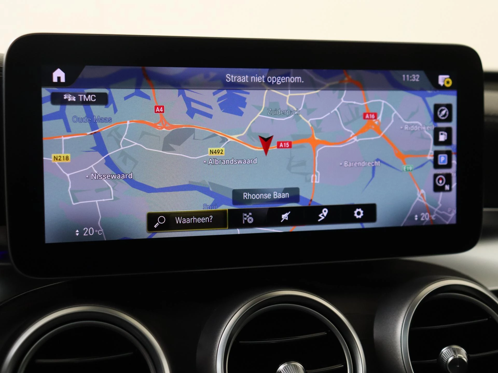 Mercedes-Benz-GLC-image-16