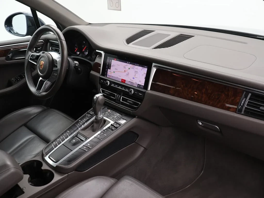 Porsche-Macan-image-2