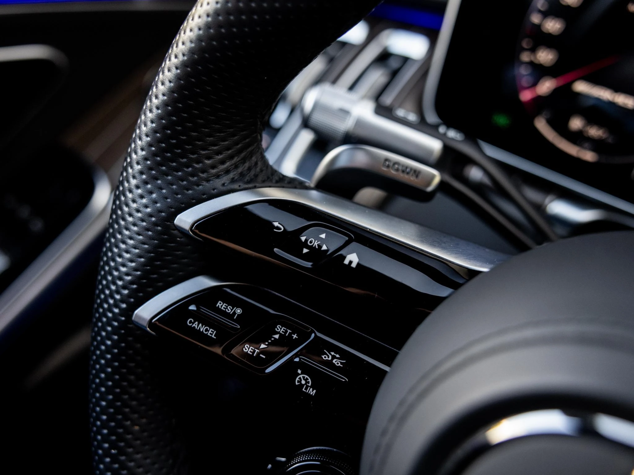 Mercedes-Benz-S-Klasse-image-37