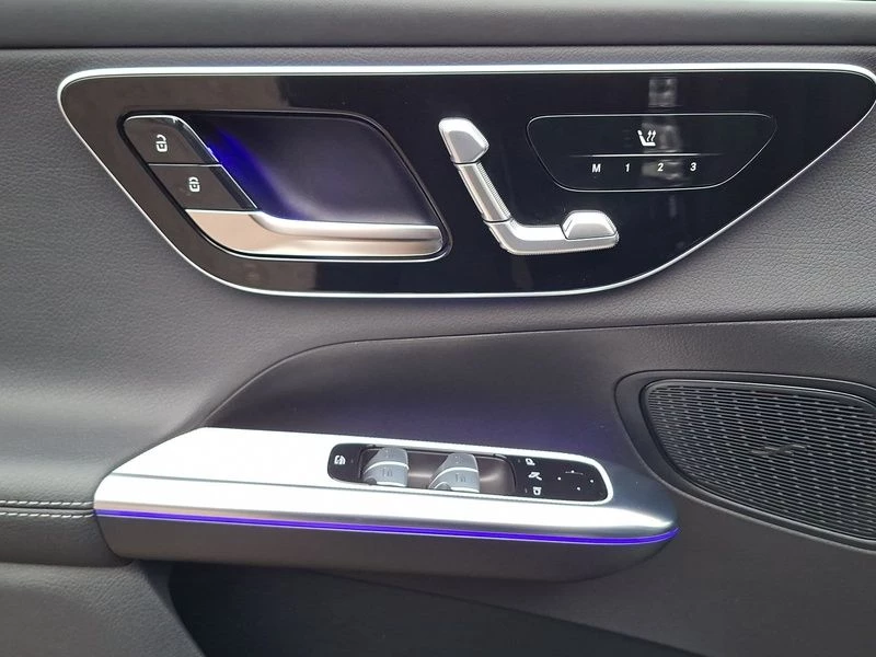 Mercedes-Benz GLC 200 4MATIC NIGHT 360 PDC LED MBUX NAVIX254 GLC 200 4MATIC NIGHT 360 PDC LED MBUX NAVI