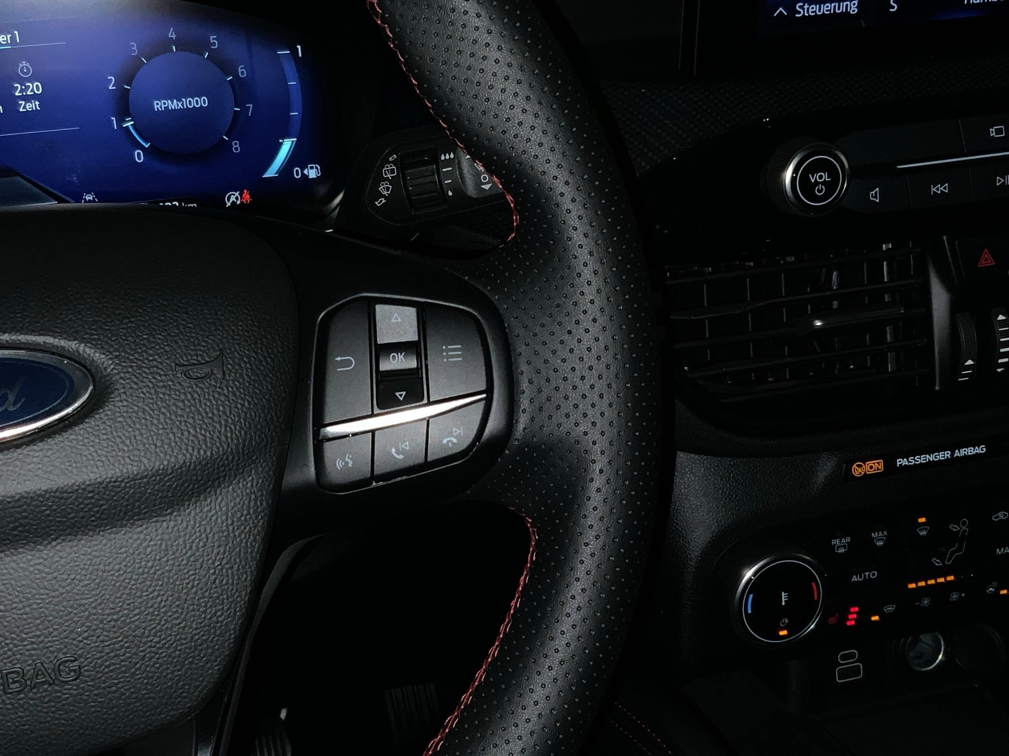 Ford Kuga ST-Line X*PANO*AHK*KAM*ACC*NAVI*SOUND-SYS.