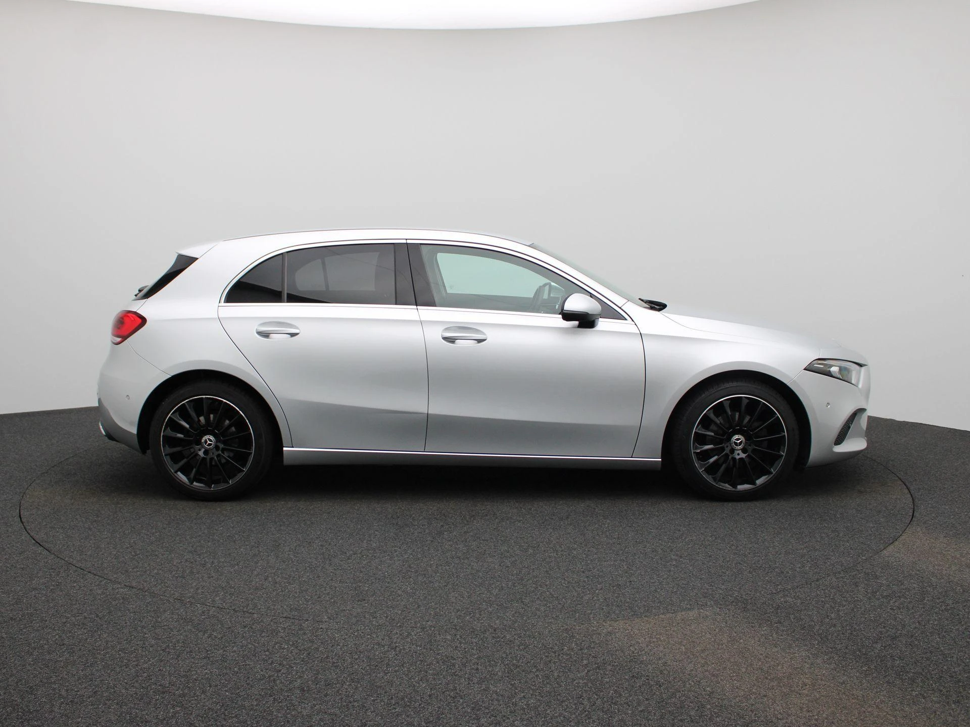 Mercedes-Benz-A-Klasse-image-5