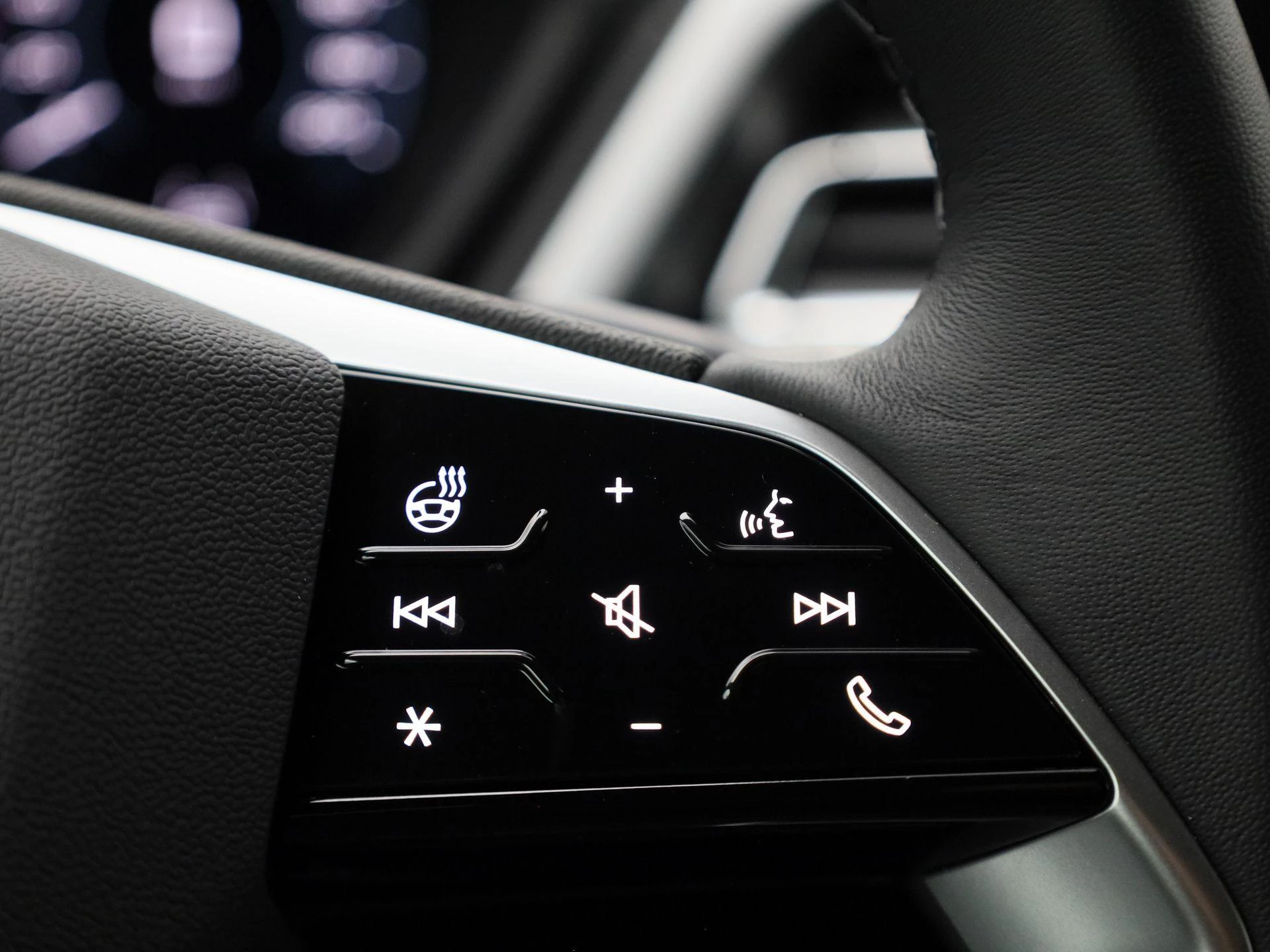 Audi-Q4 e-tron-image-30