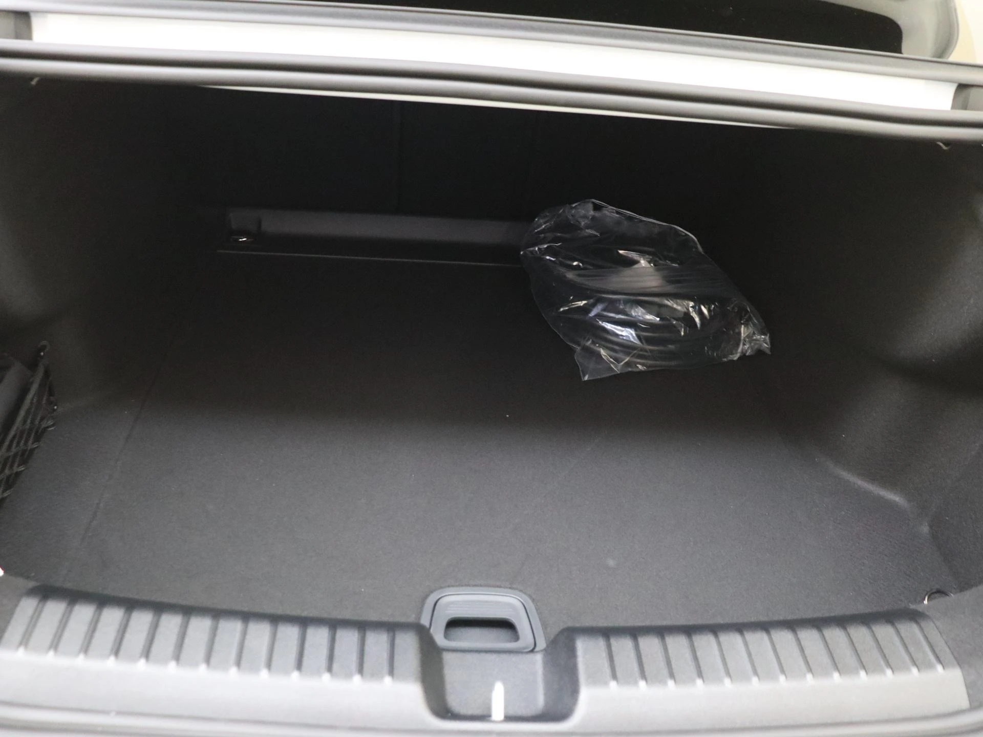 Mercedes-Benz-C-Klasse-image-27
