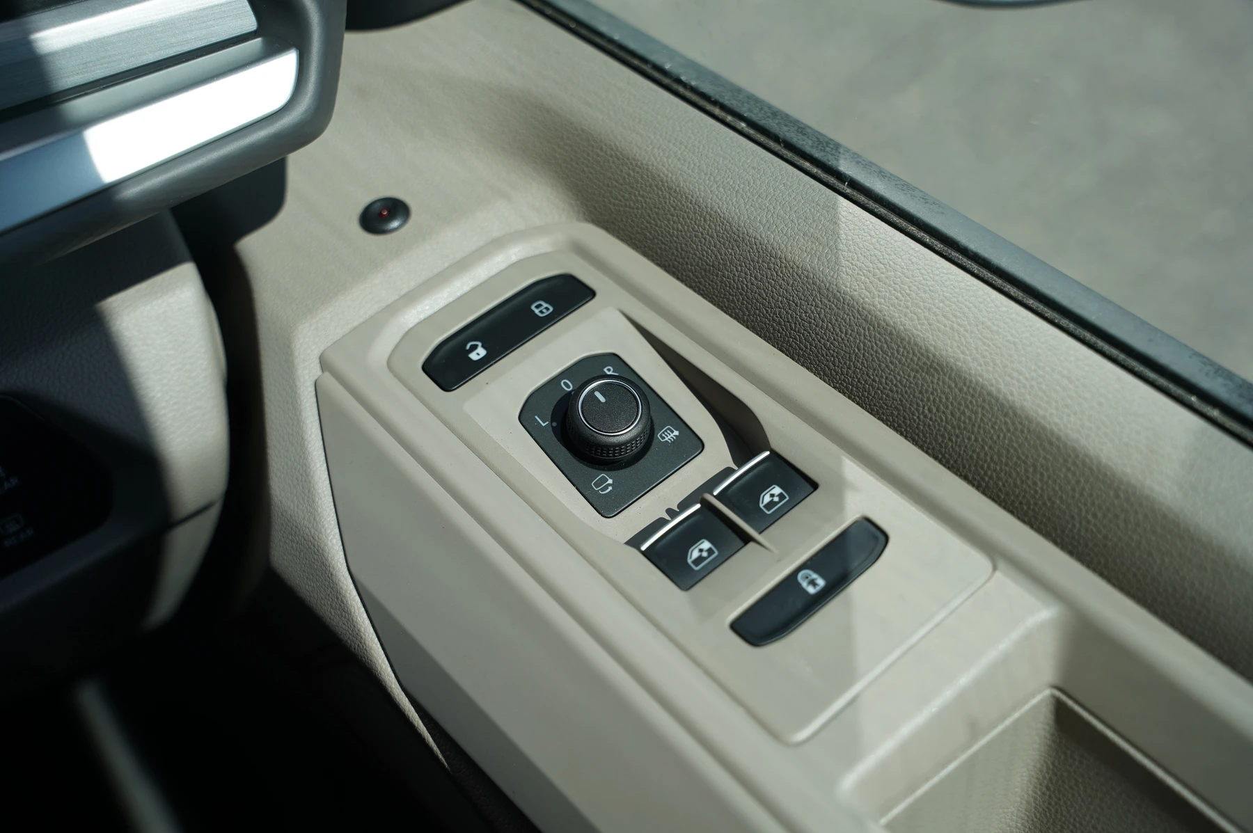 Volkswagen-California-image-28