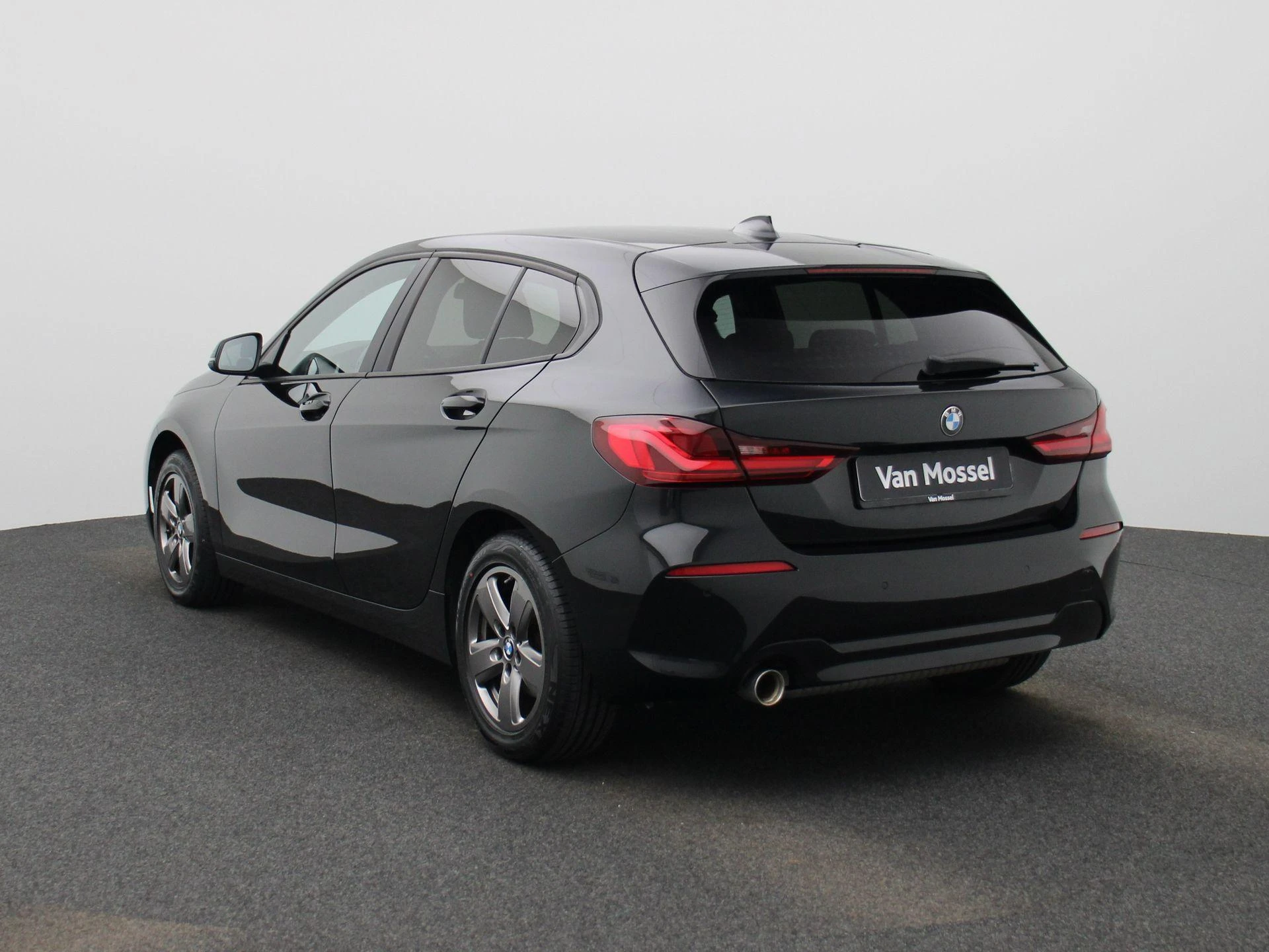 BMW-1 Reeks-image-1