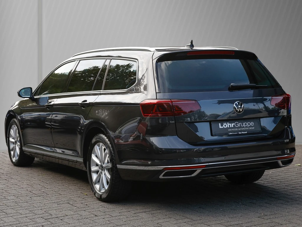 Volkswagen-Passat-image-3