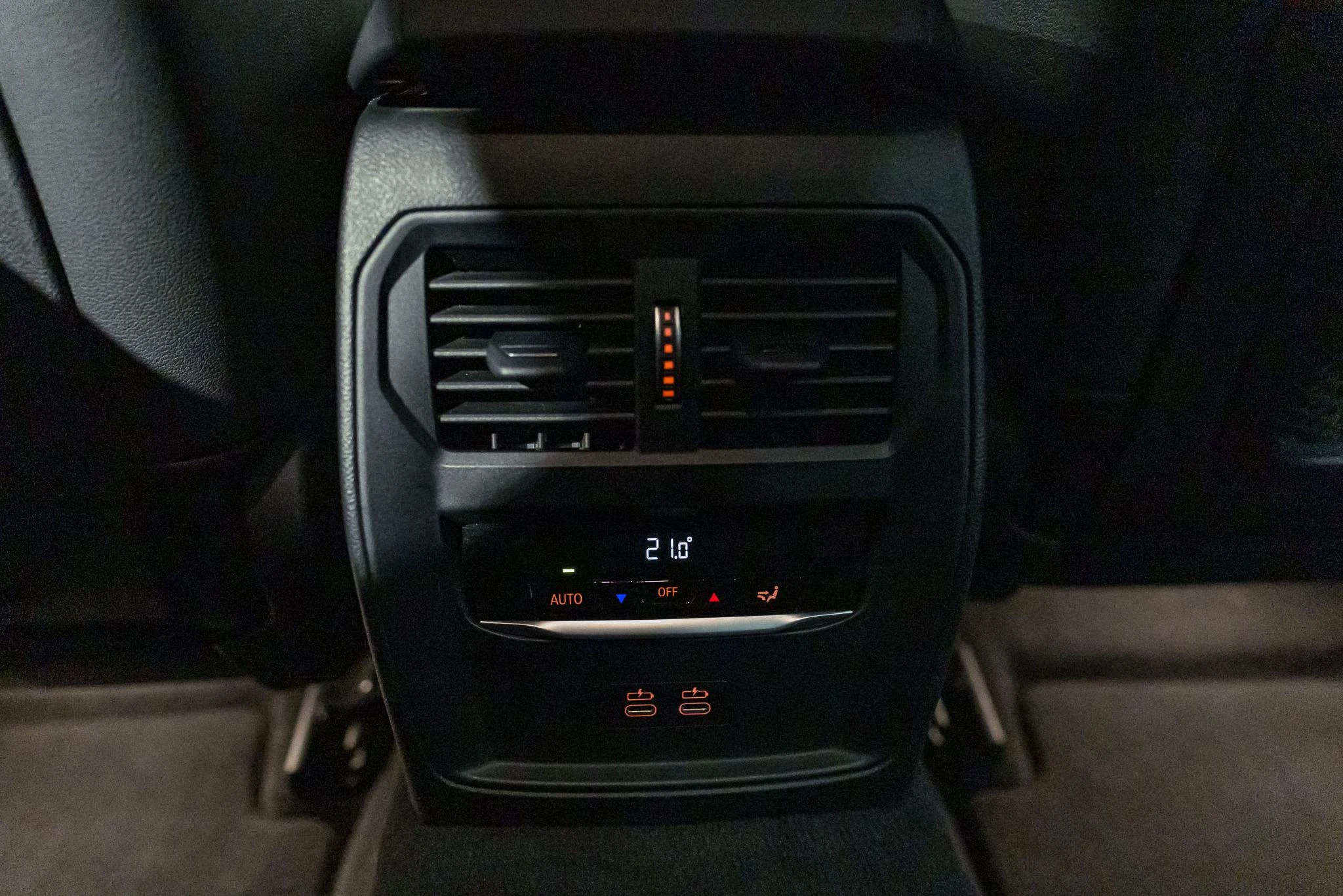 BMW-Série 3-image-18