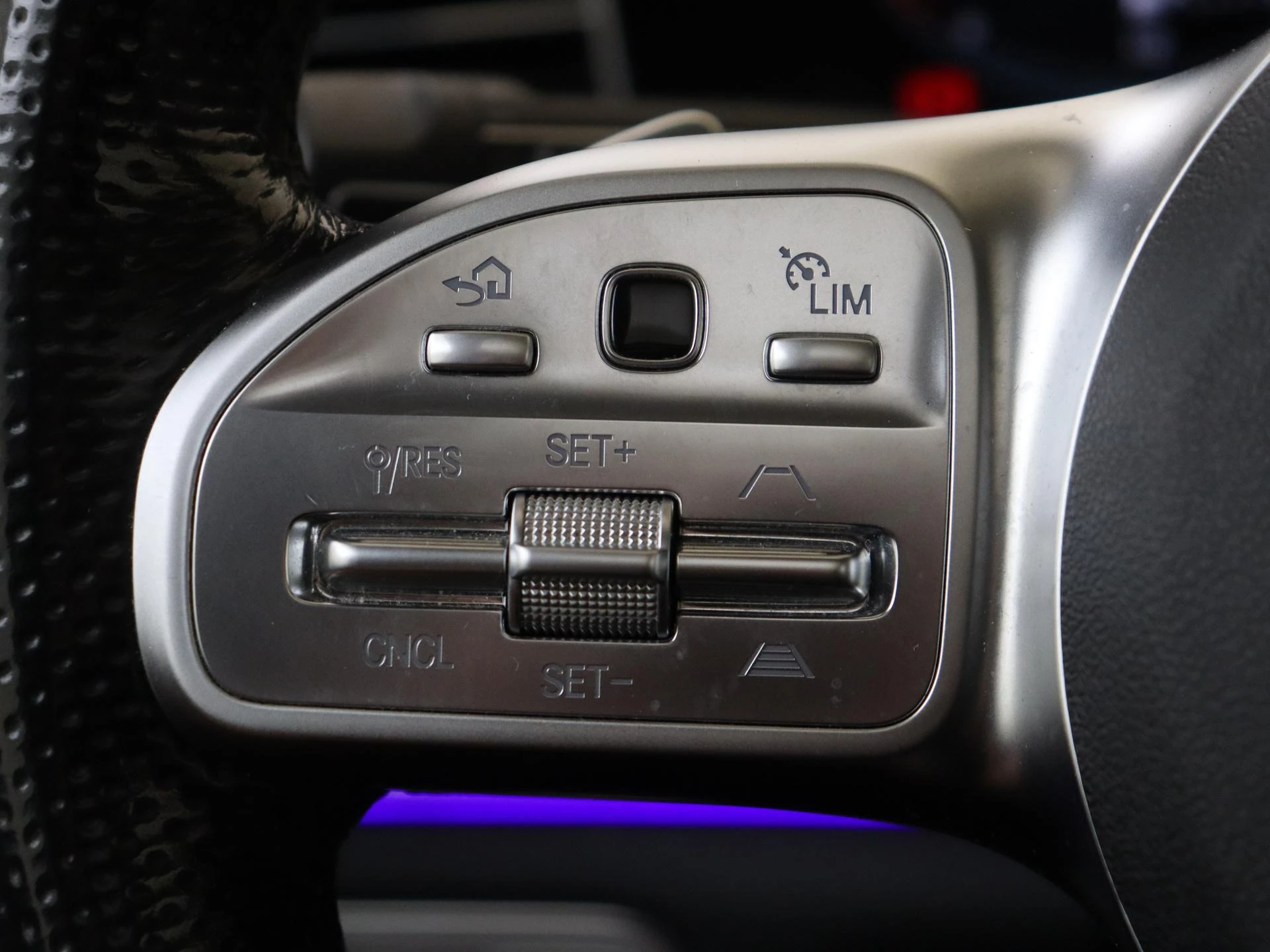 Mercedes-Benz-GLE-image-11