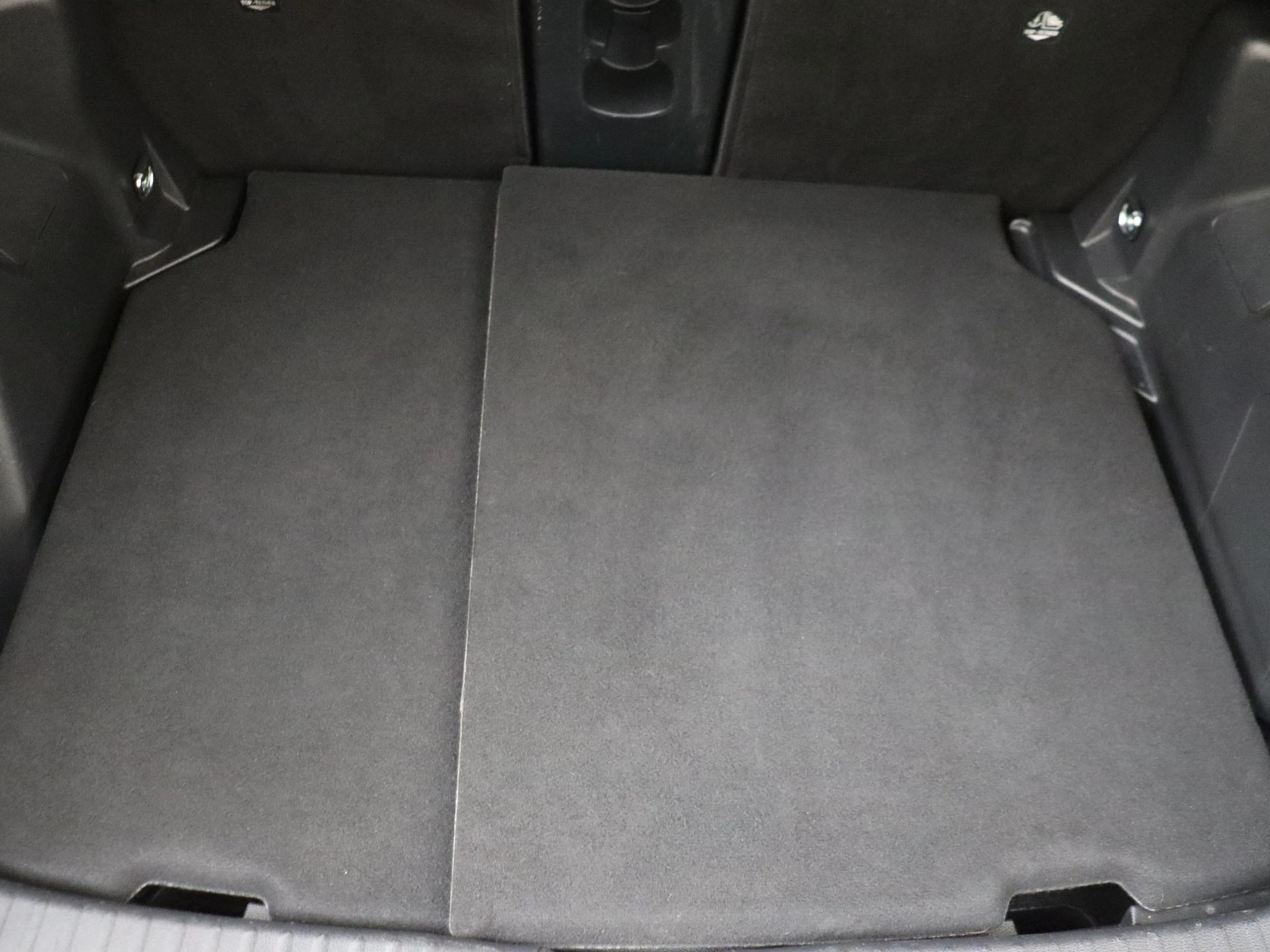 Toyota-Yaris Cross-image-28
