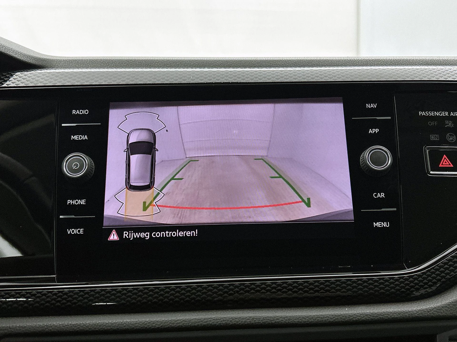 Volkswagen-Polo-image-8
