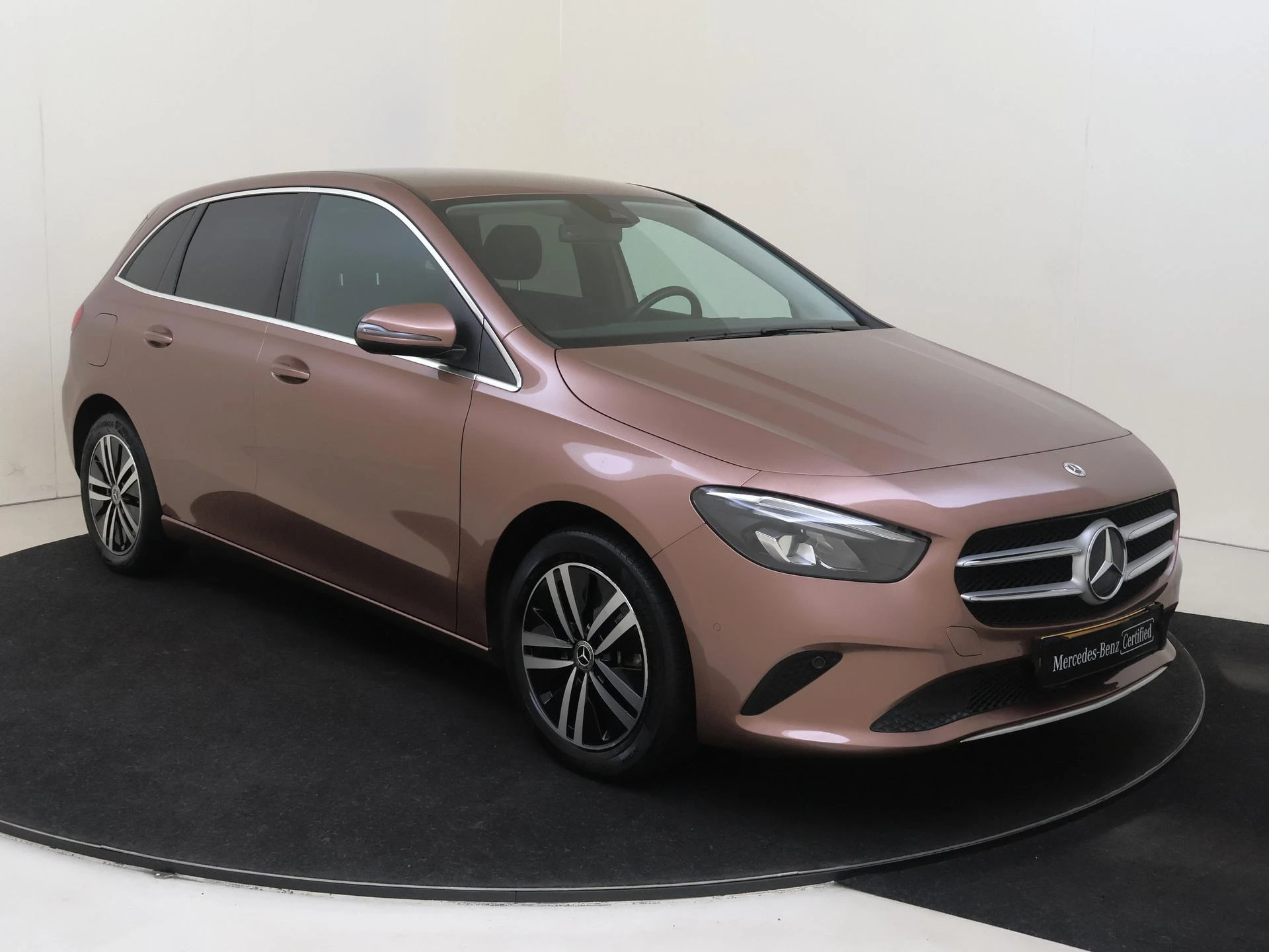 Mercedes-Benz-B-Klasse-image-4