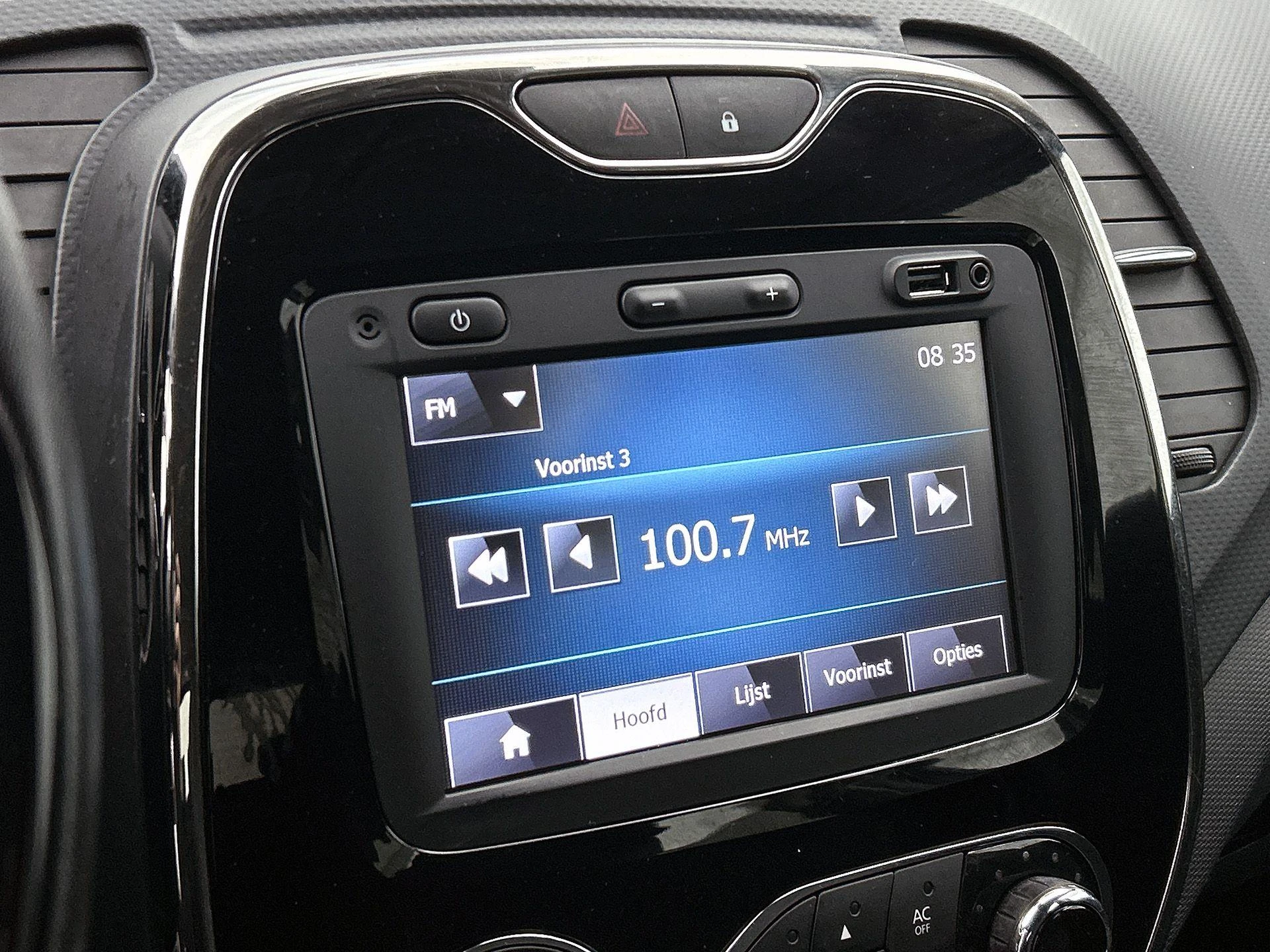 Renault-Captur-image-4