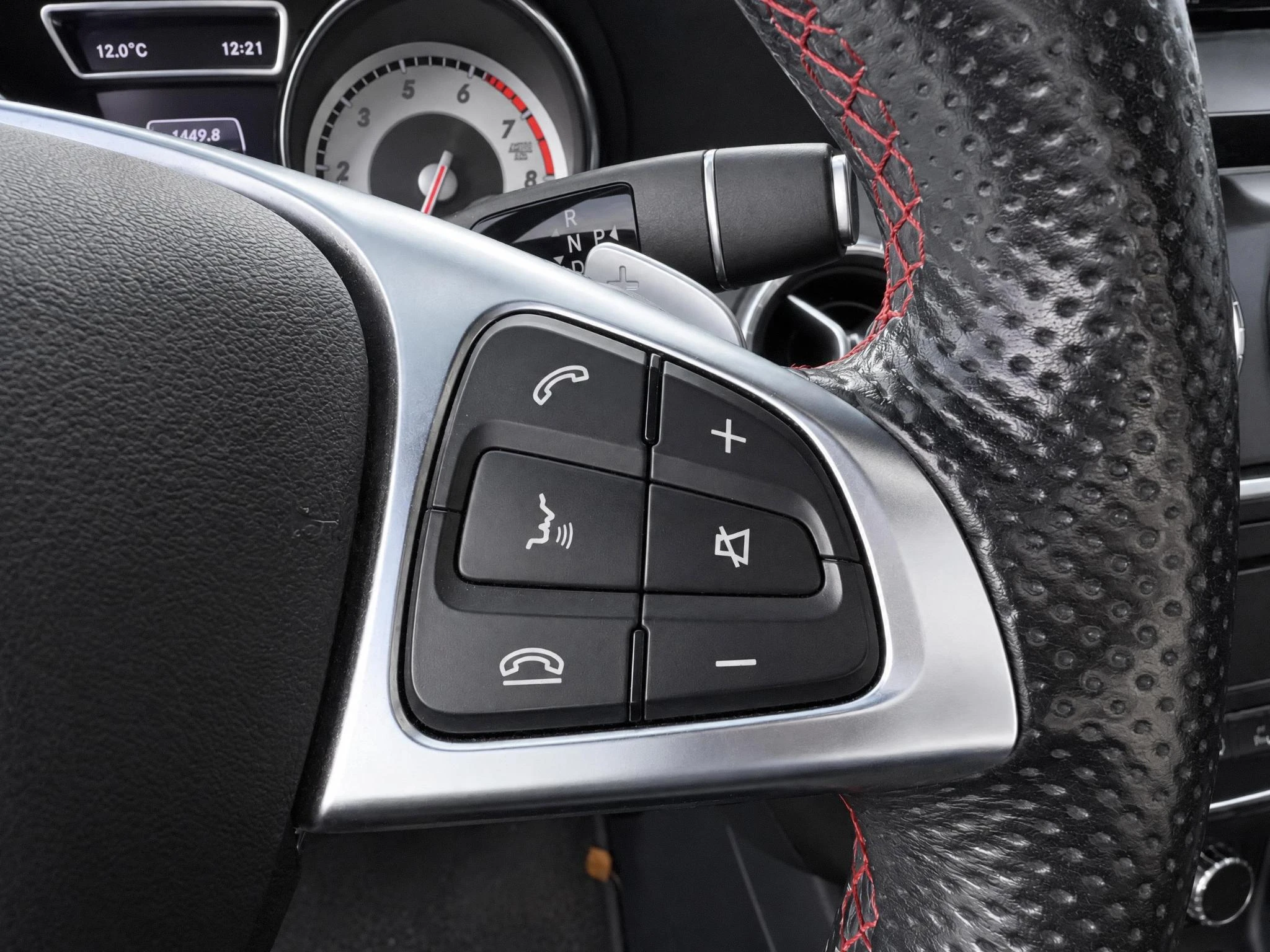 Mercedes-Benz-CLA-image-16