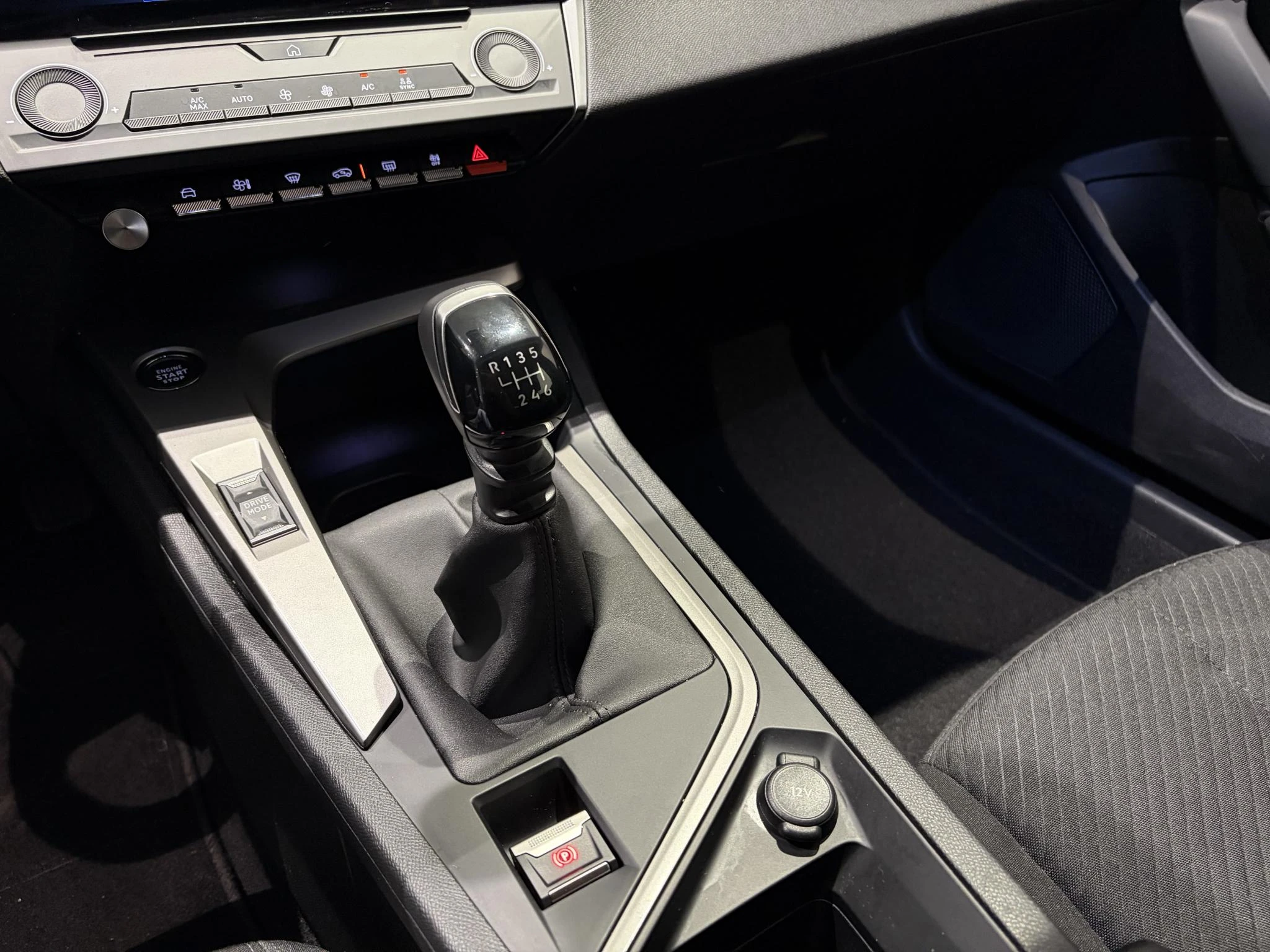 Peugeot-308-image-12