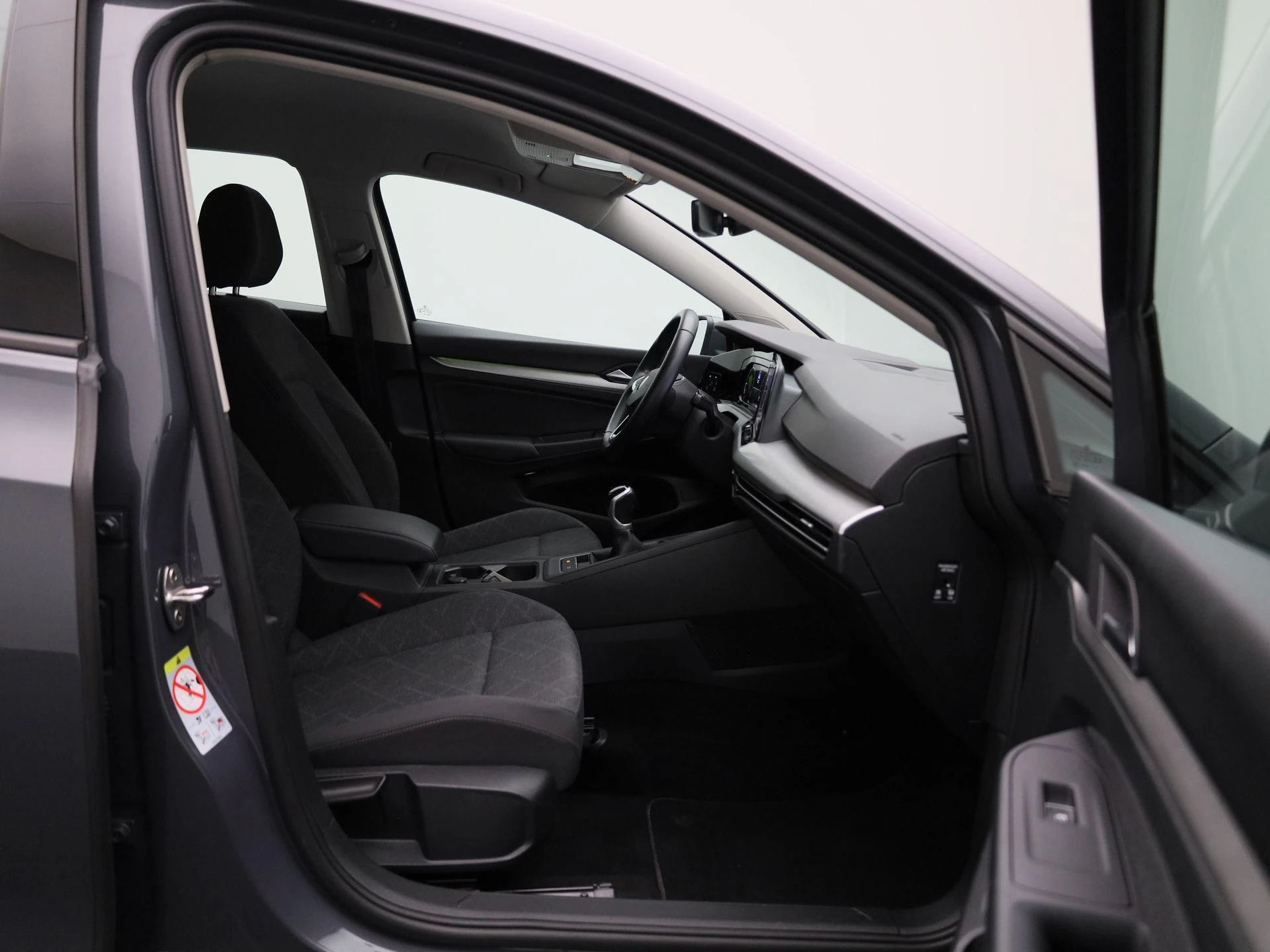 Volkswagen-Golf-image-34