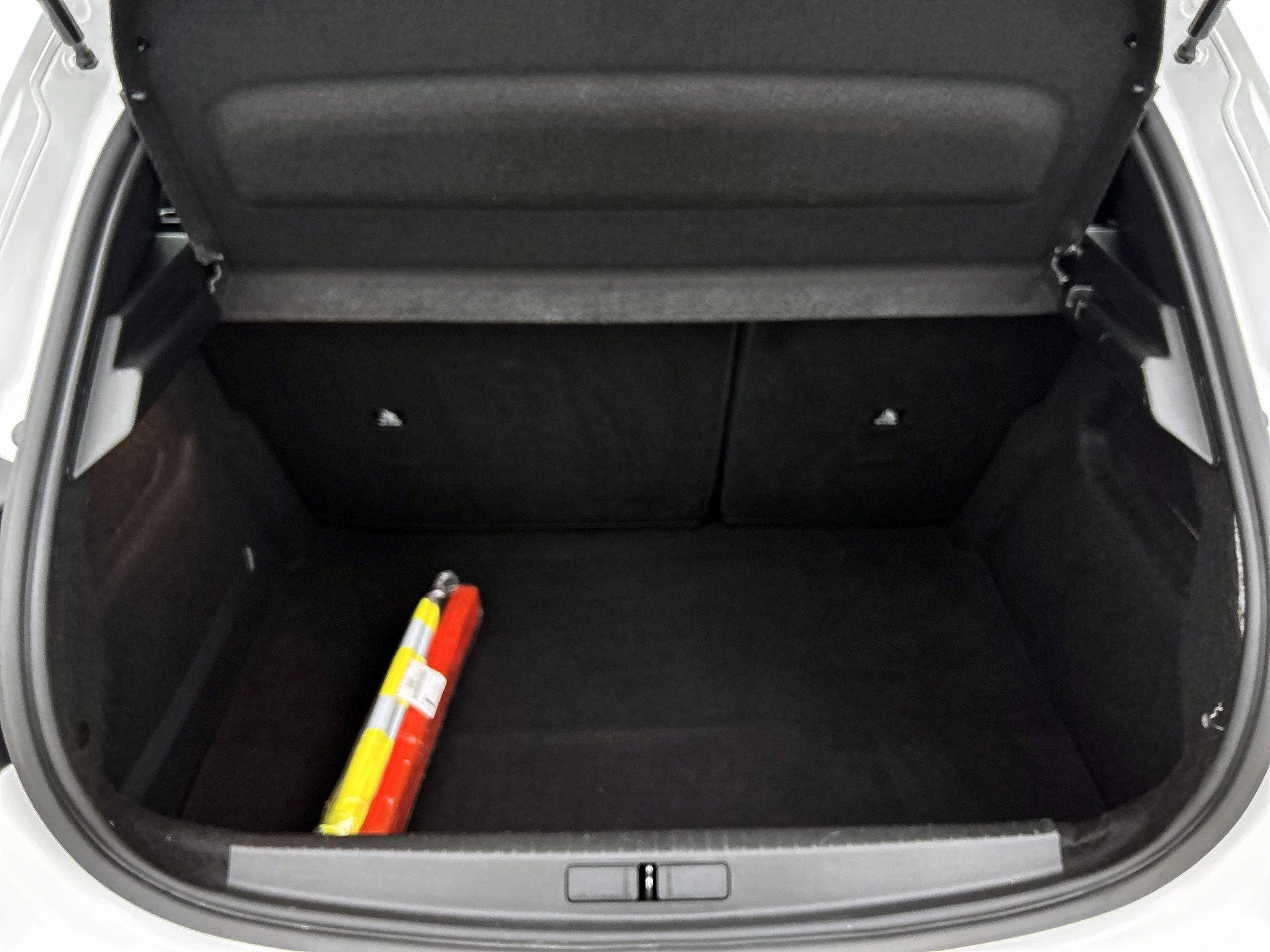 Peugeot-208-image-20