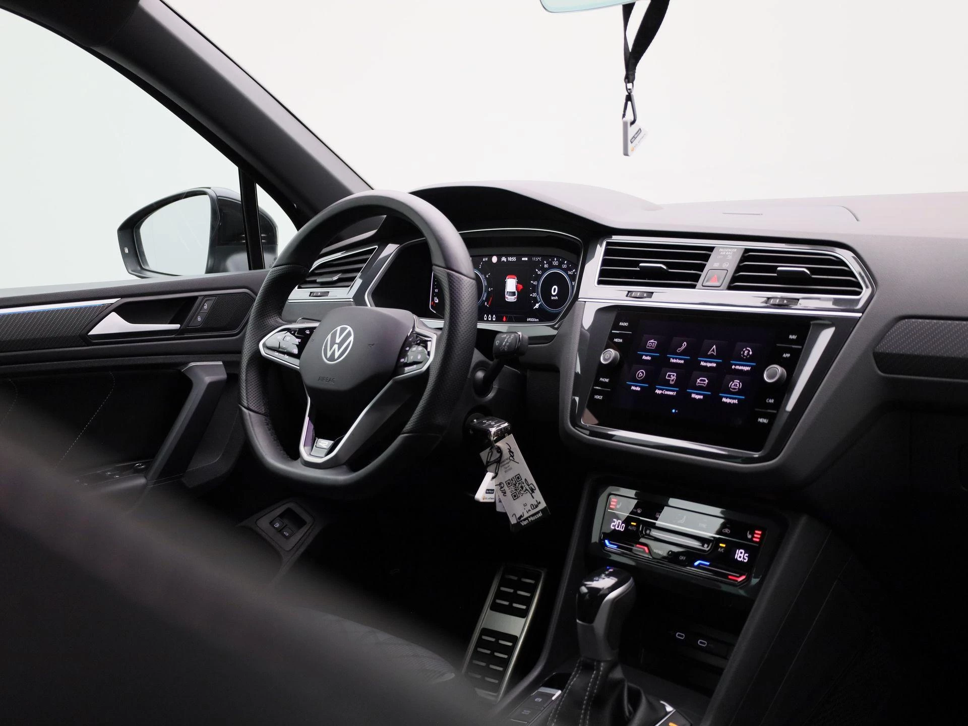 Volkswagen-Tiguan-image-39