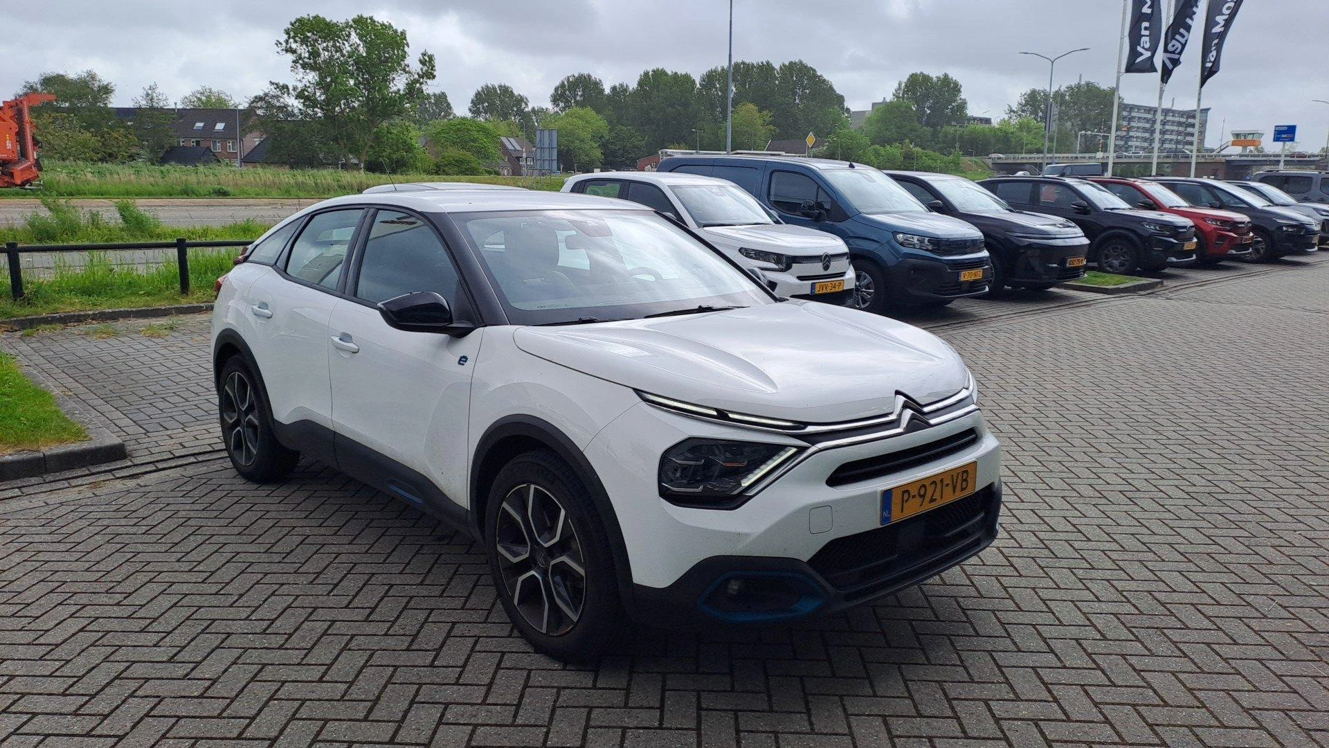 Citroën-ë-C4-image-9