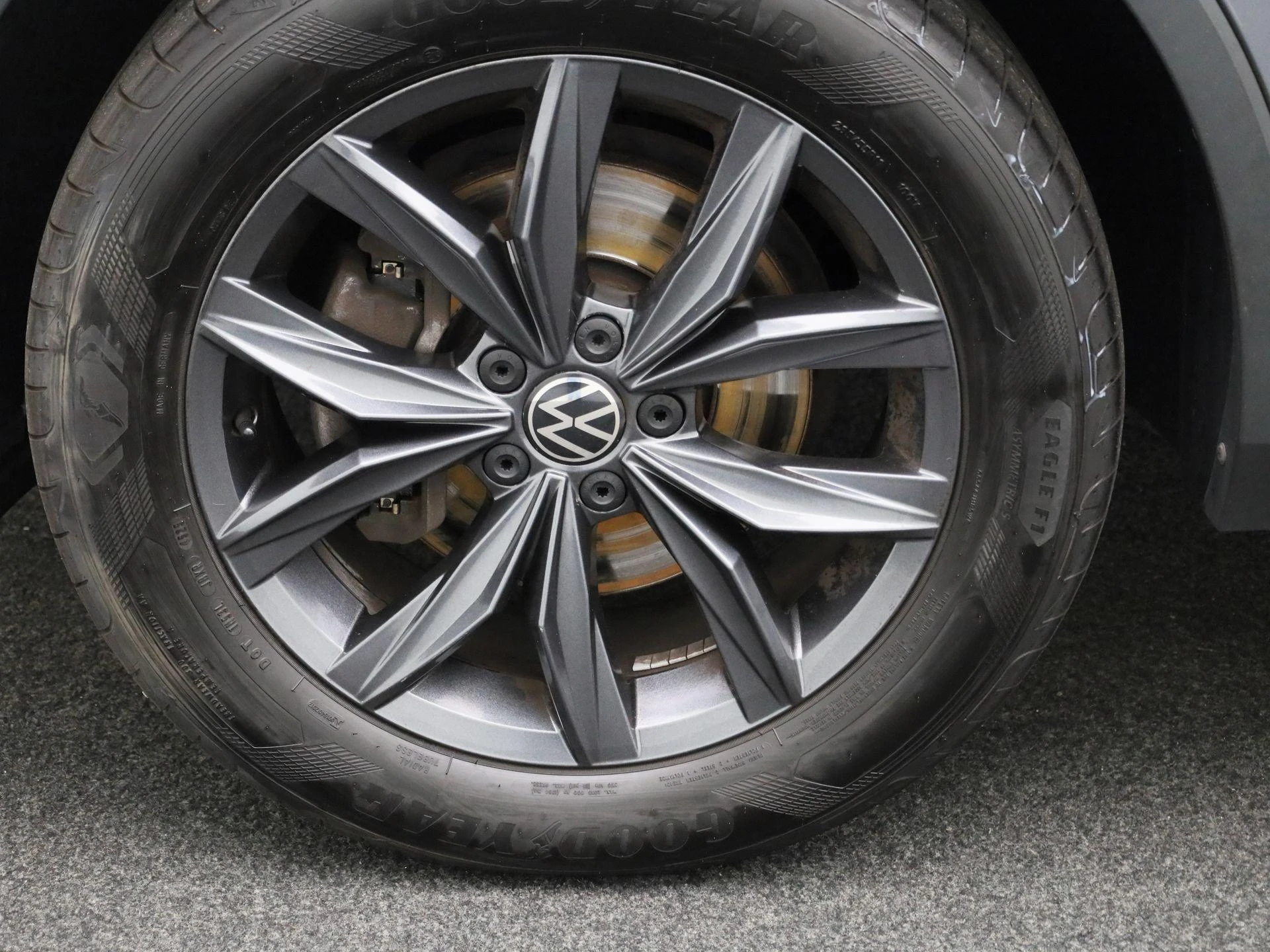 Volkswagen-Tiguan Allspace-image-13