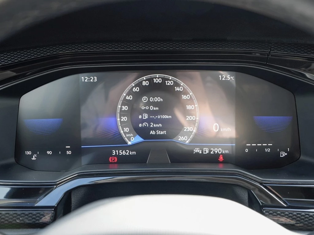 Volkswagen-Polo-image-13