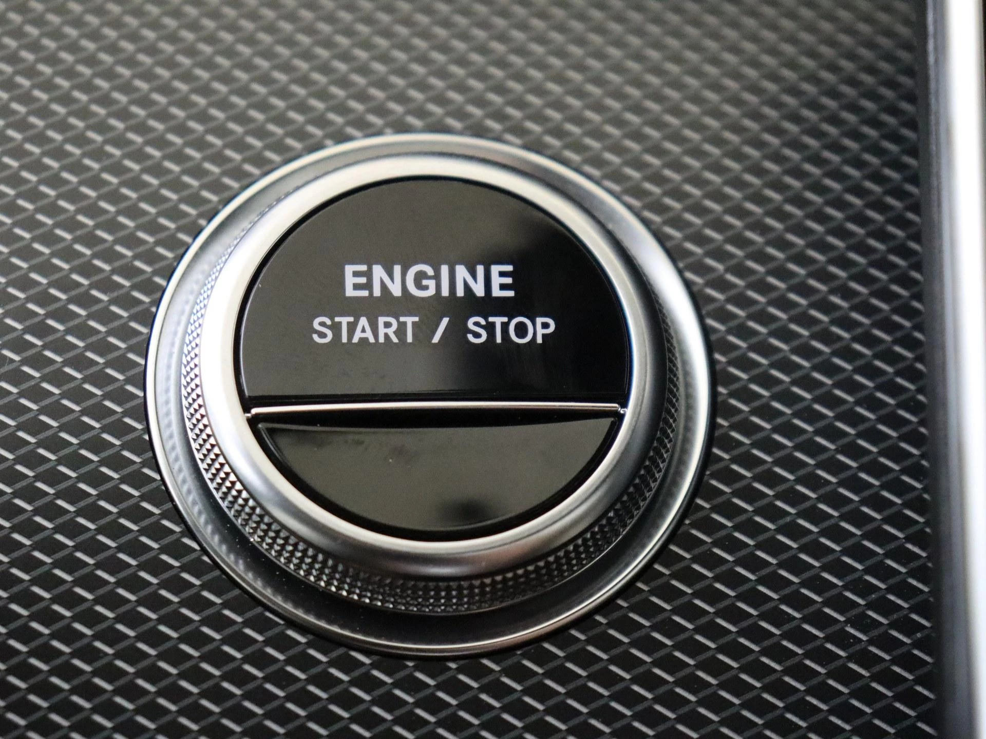Mercedes-Benz-C-Klasse-image-21