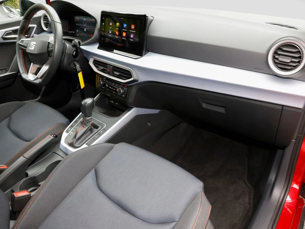 SEAT-Arona-image-7