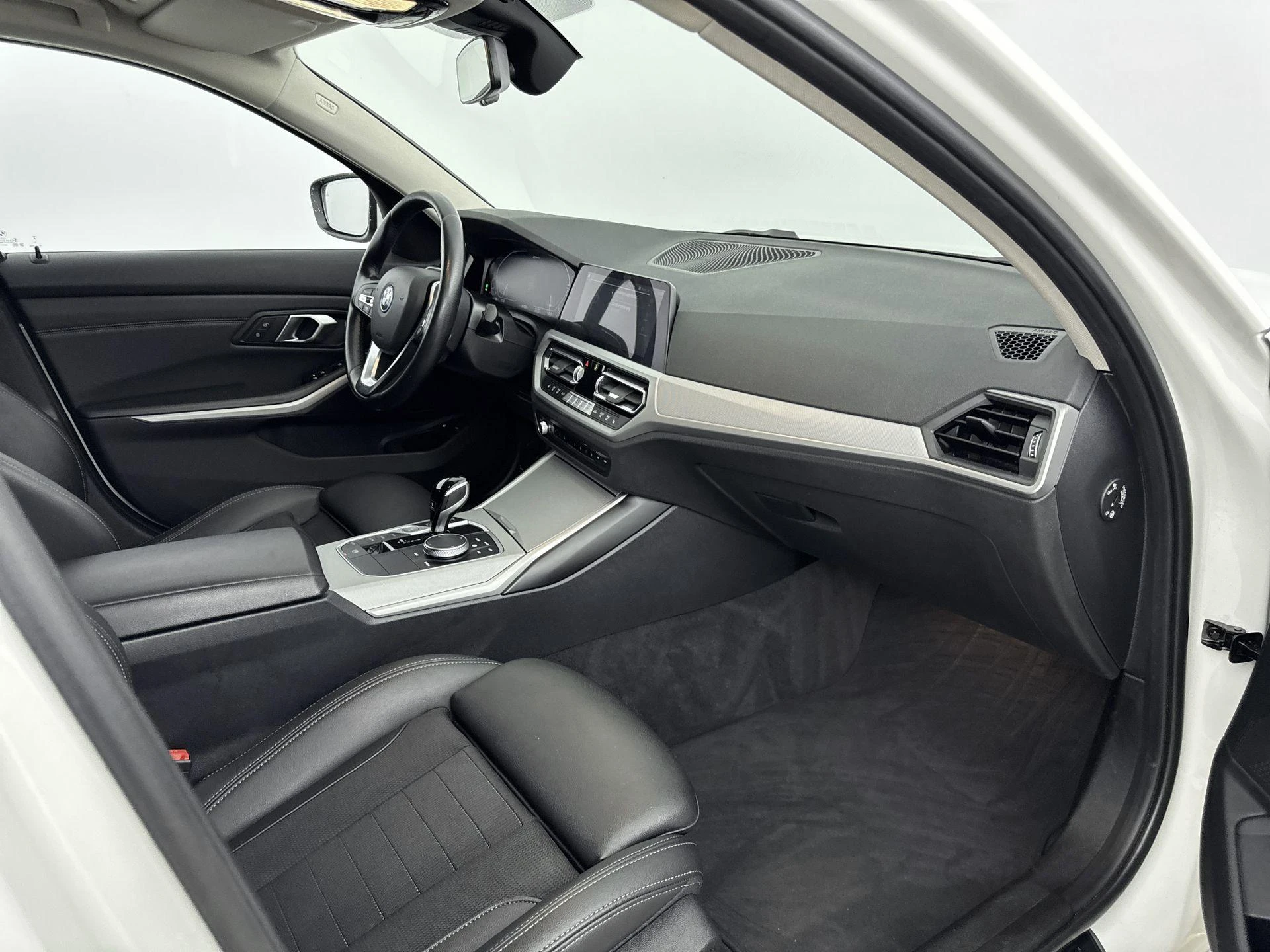 BMW-3 Serie-image-16