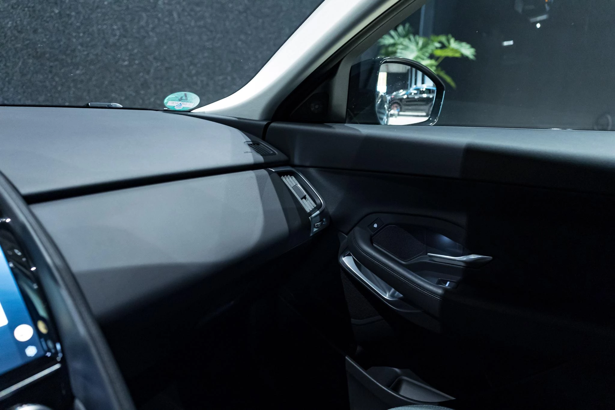 Jaguar-E-PACE-image-33