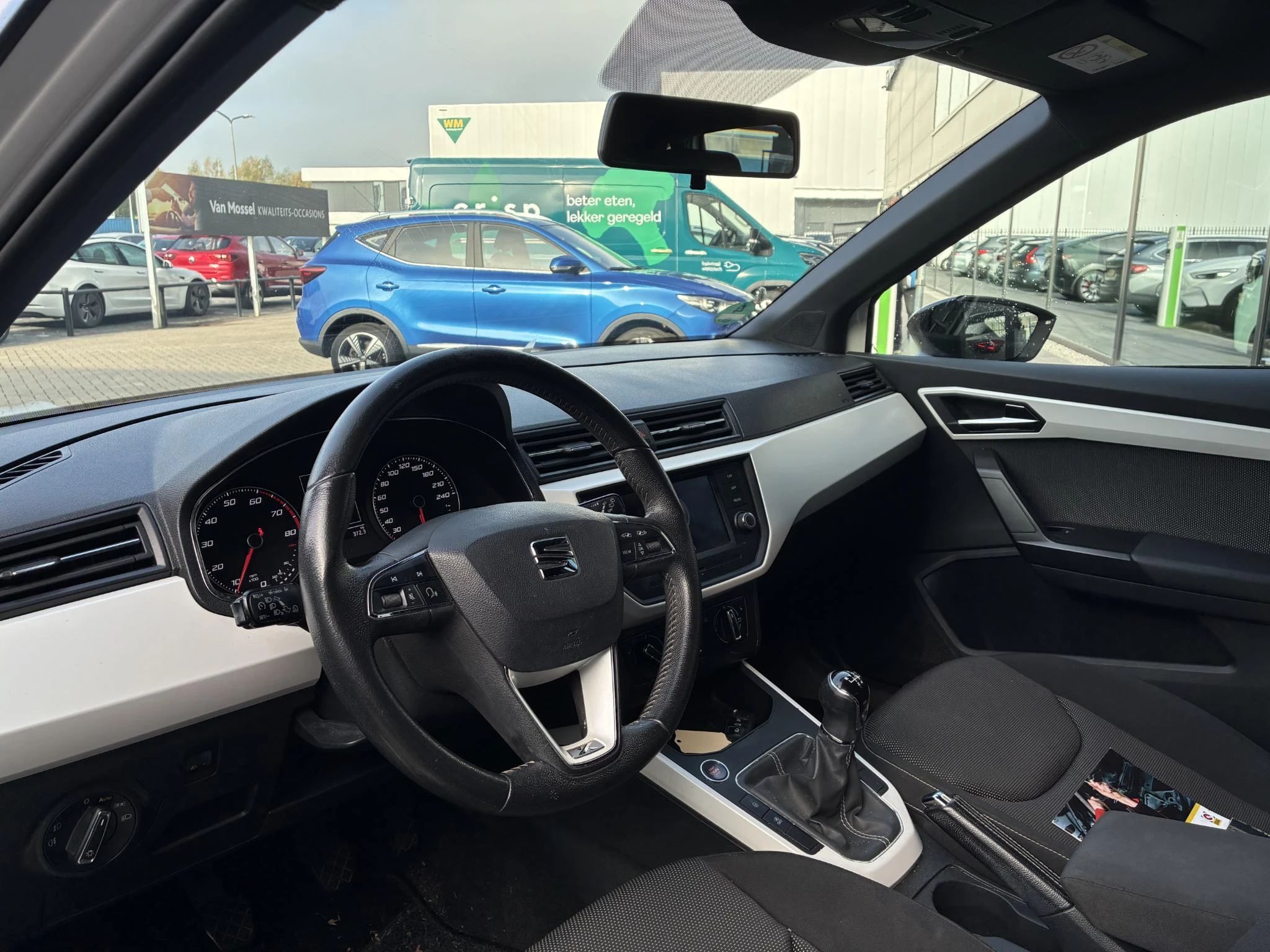SEAT-Arona-image-3