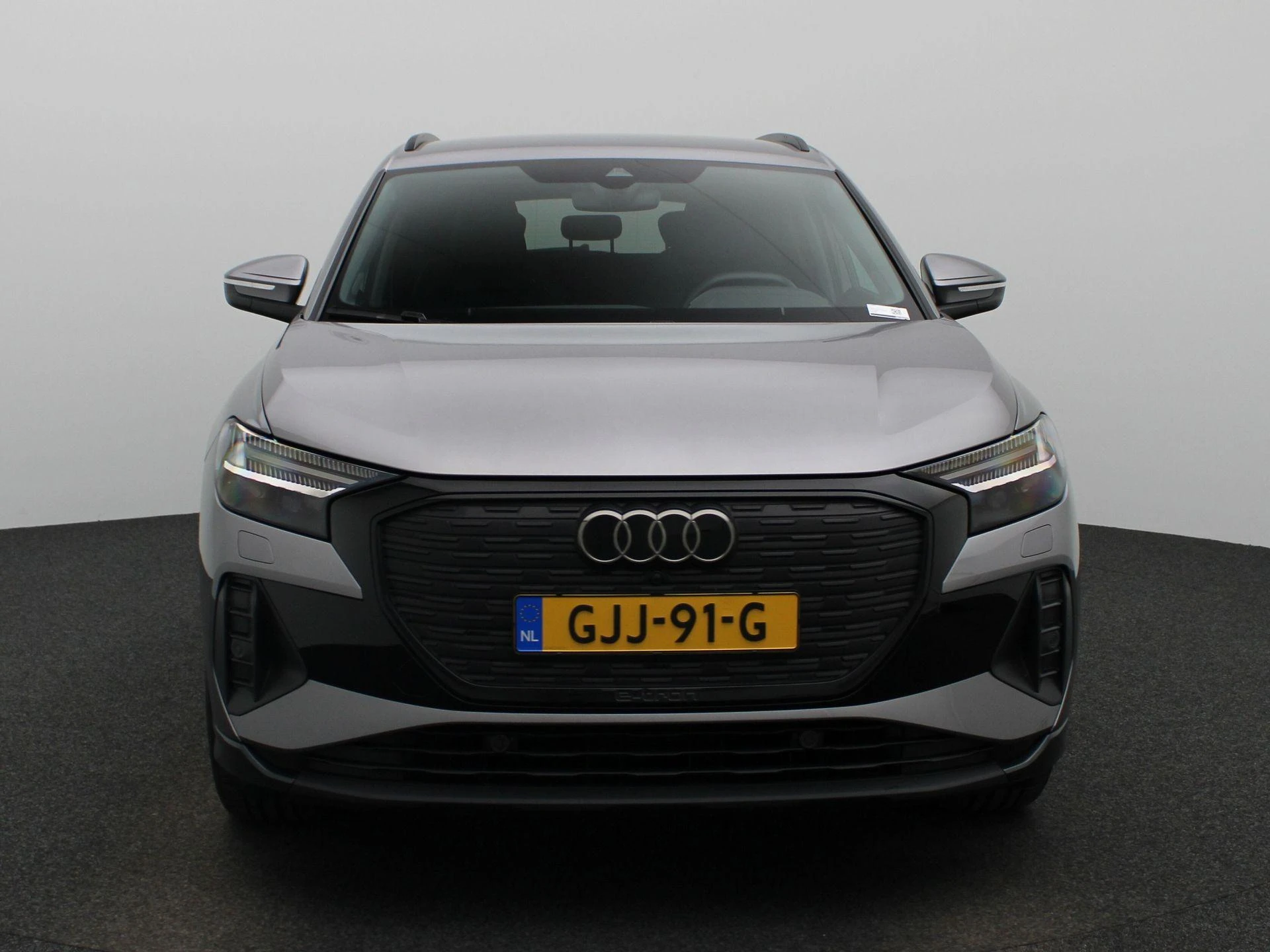 Audi-Q4 e-tron-image-1
