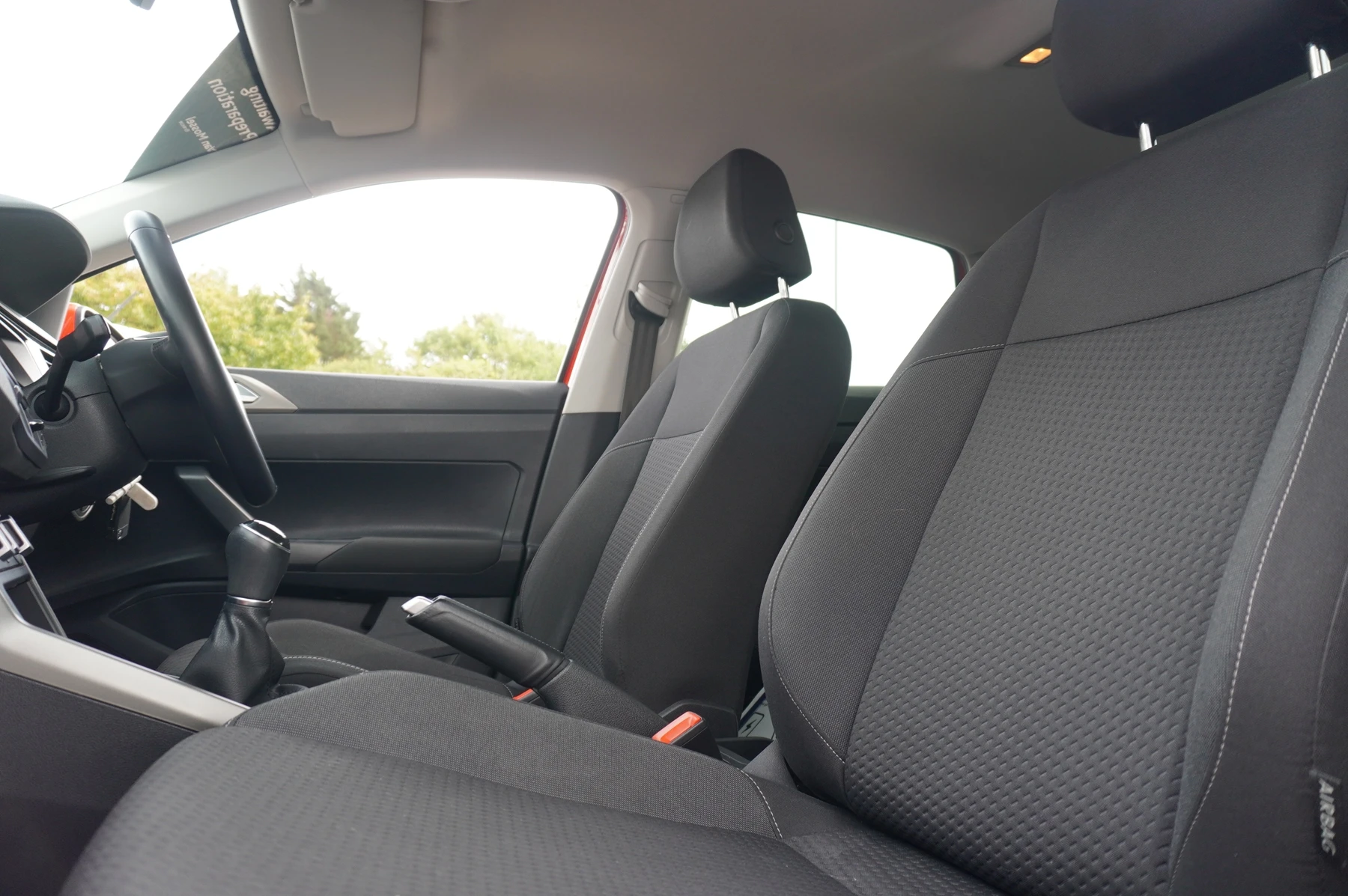 Volkswagen-Polo-image-8