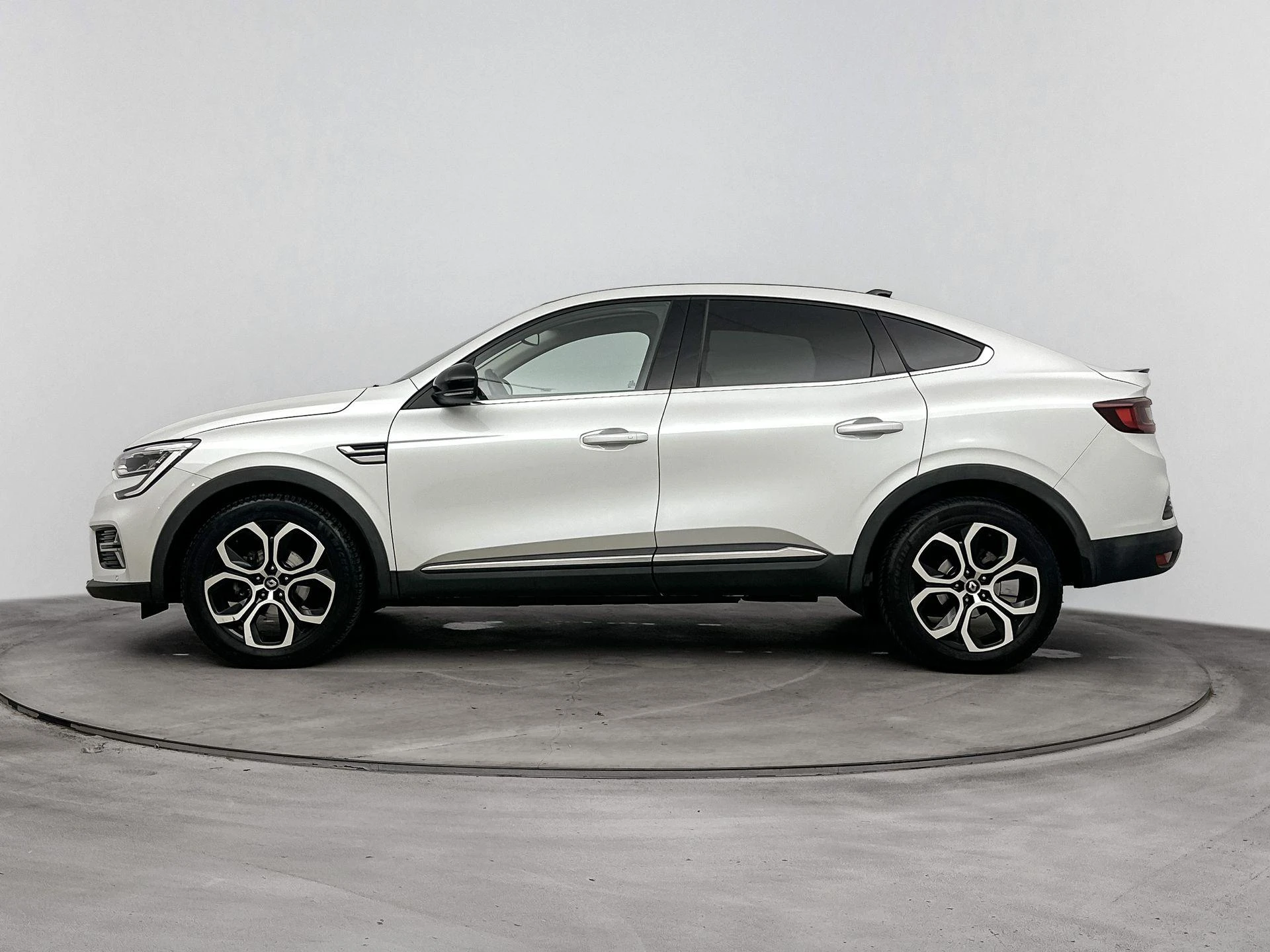 Renault-Arkana-image-1